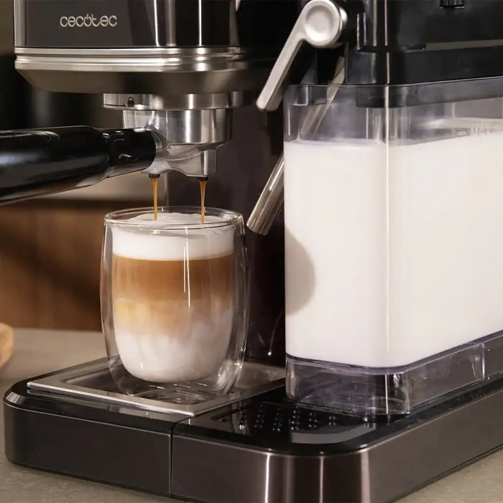 Кавоварка ріжкова Cecotec Cafelizzia ColdBrew Latte (A01EU01108987) UA