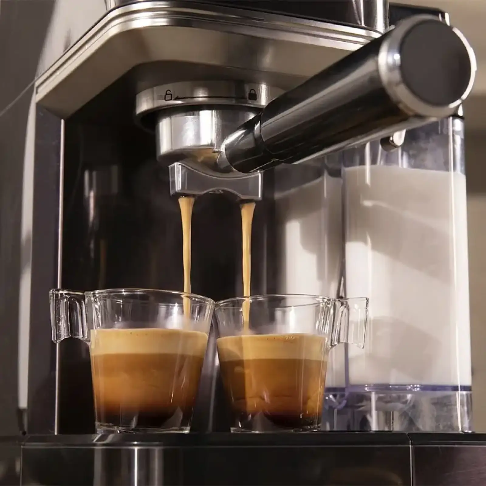 Кавоварка ріжкова Cecotec Cafelizzia ColdBrew Latte (A01EU01108987) UA