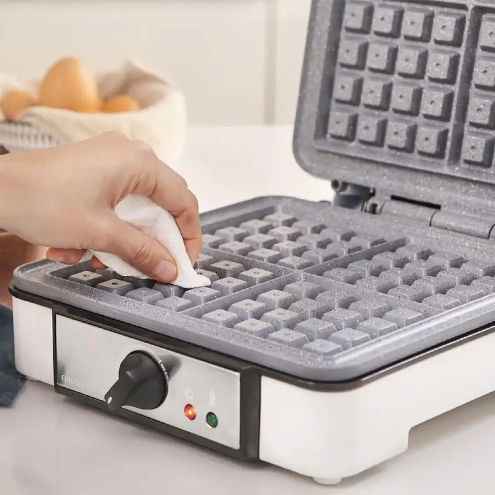 Вафельниця Cecotec Fun Gofrestone 4Inox (CCTC-08017) UA