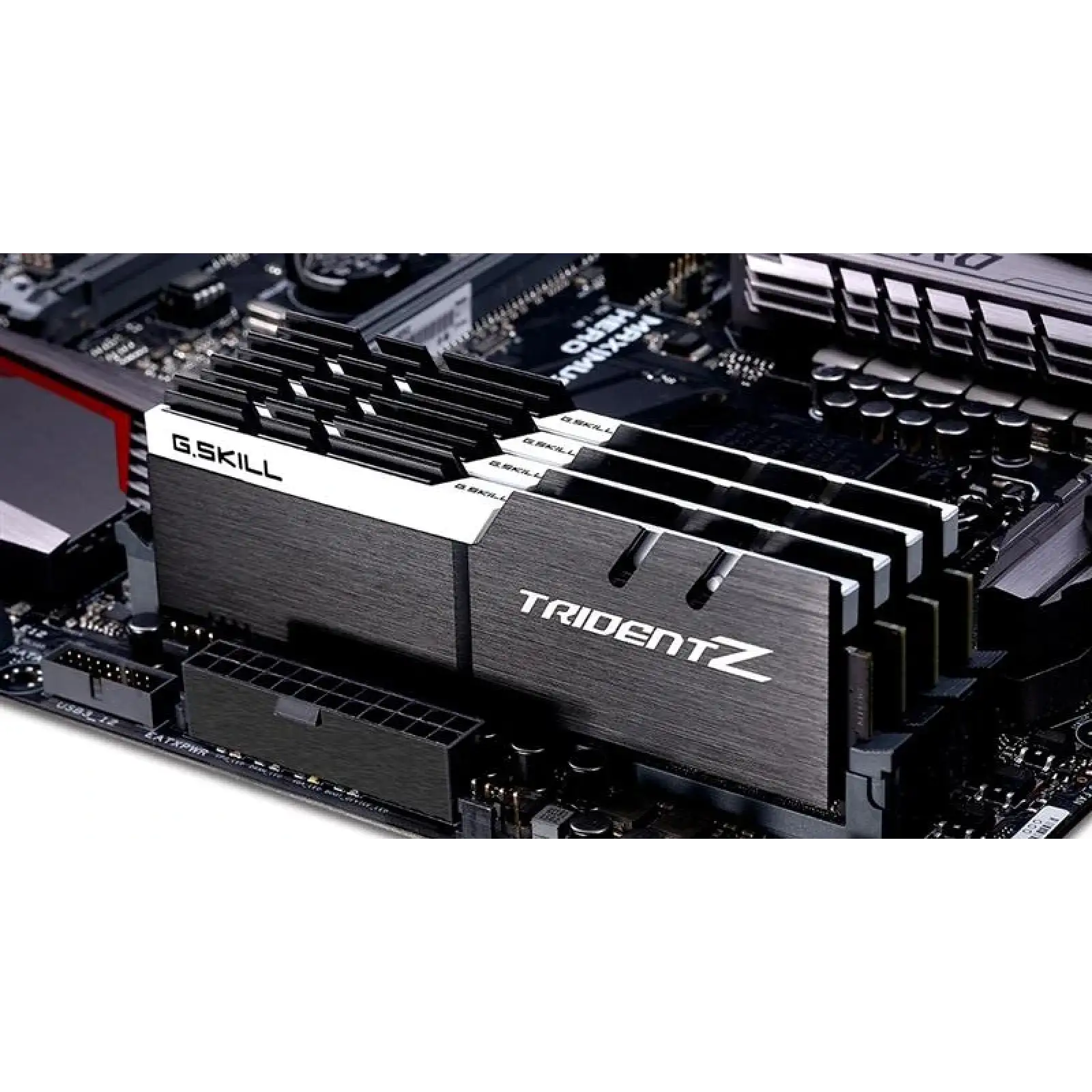 Оперативна пам'ять DDR4 2x16GB/3200 G.Skill Trident Z (F4-3200C16D-32GTZKW) UA