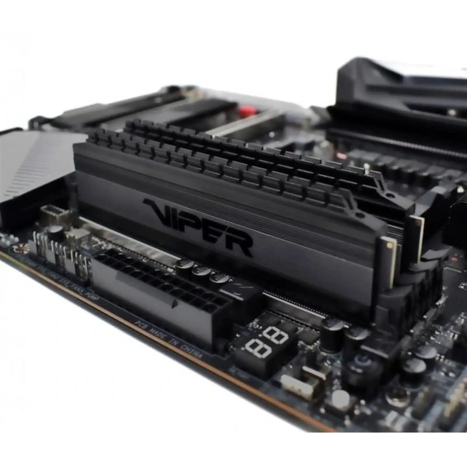 Оперативна пам'ять DDR4 2x16GB/3000 Patriot Viper 4 Blackout (PVB432G300C6K) UA