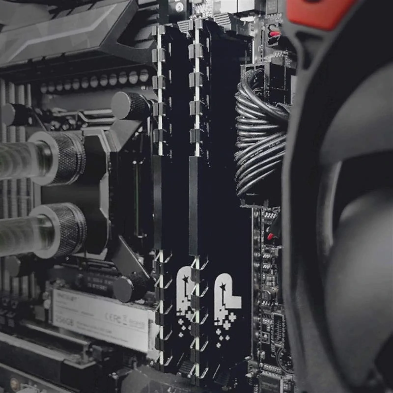 Оперативная память DDR4 2x16GB/3200 Patriot Signature Line Premium (PSP432G3200KH1) UA