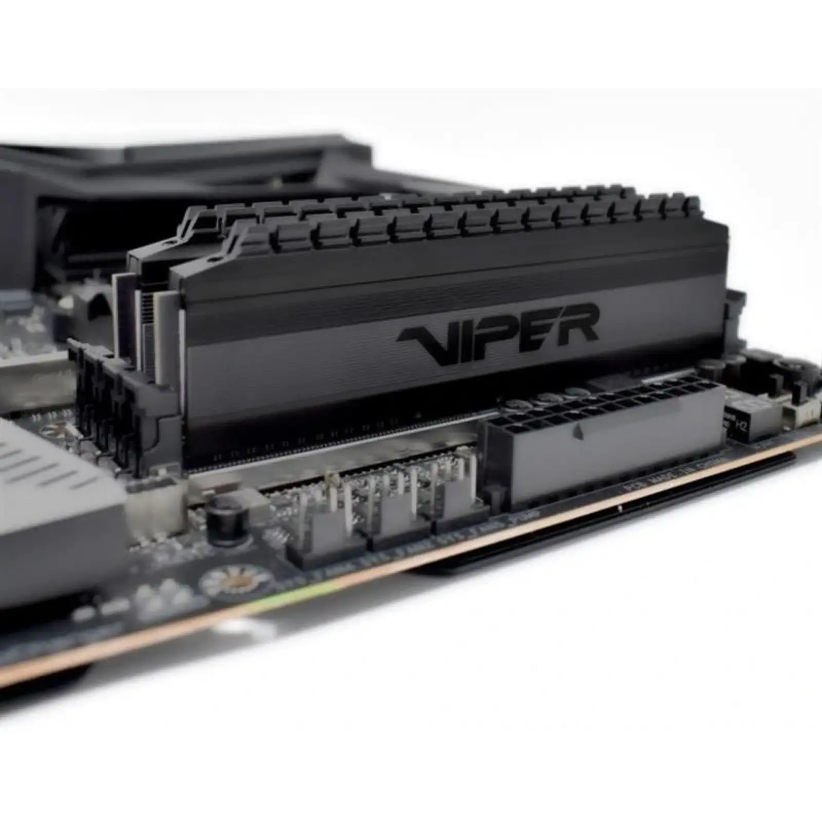 Оперативна пам'ять DDR4 2x32GB/3200 Patriot Viper 4 Blackout (PVB464G320C6K) UA