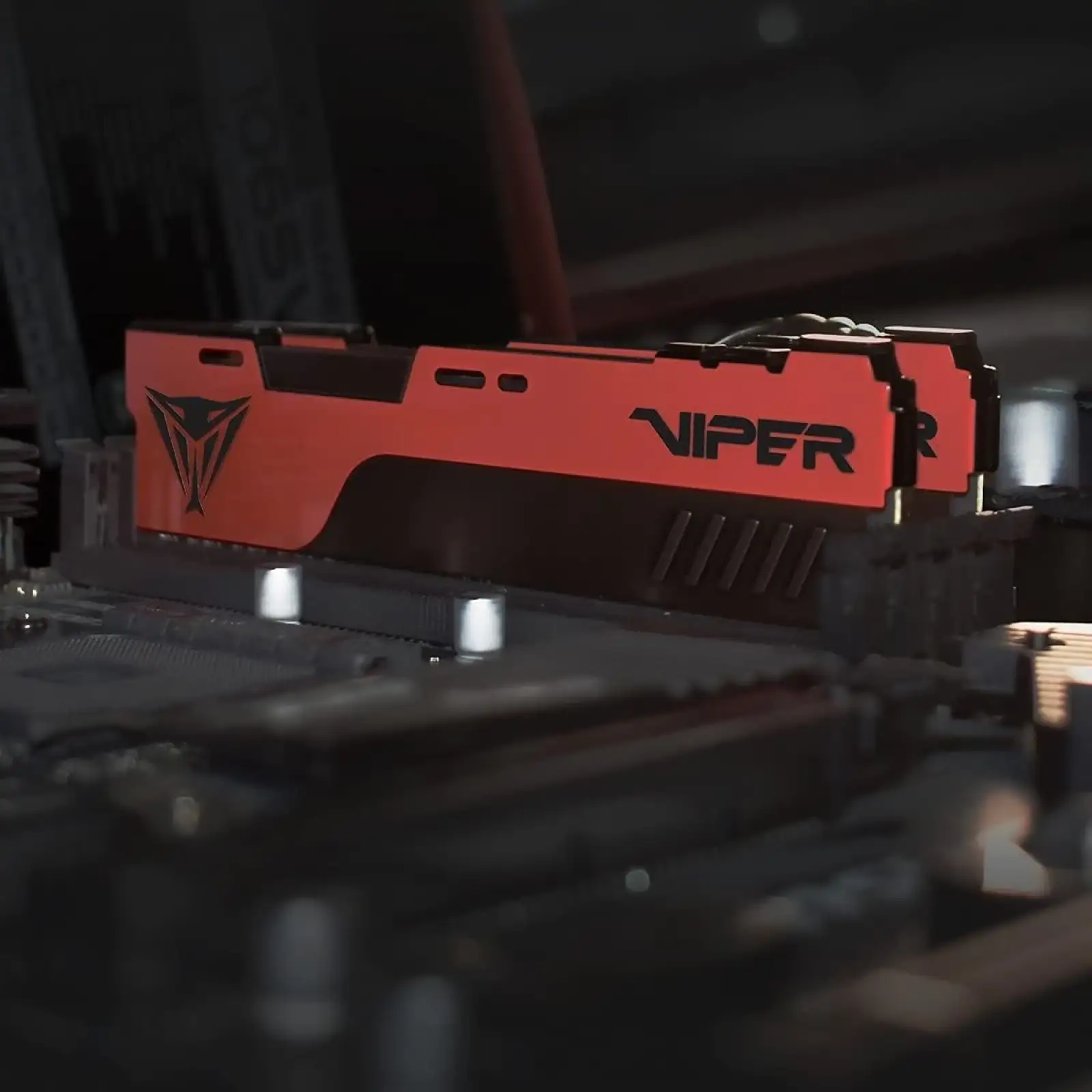 Оперативна пам'ять DDR4 16GB/3600 Patriot Viper Elite II Red (PVE2416G360C0) UA