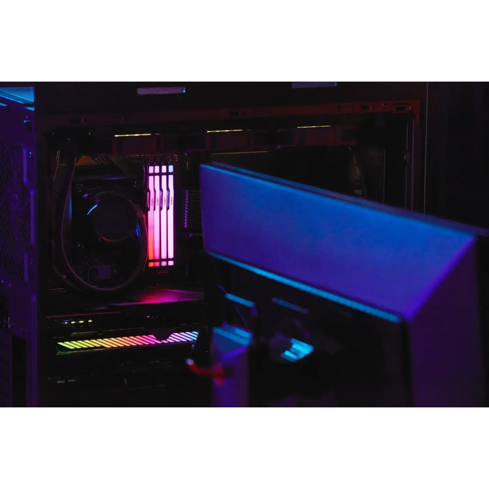 Оперативная память DDR5 32GB/5600 Kingston Fury Beast RGB Black (KF556C36BBE2A-32) UA