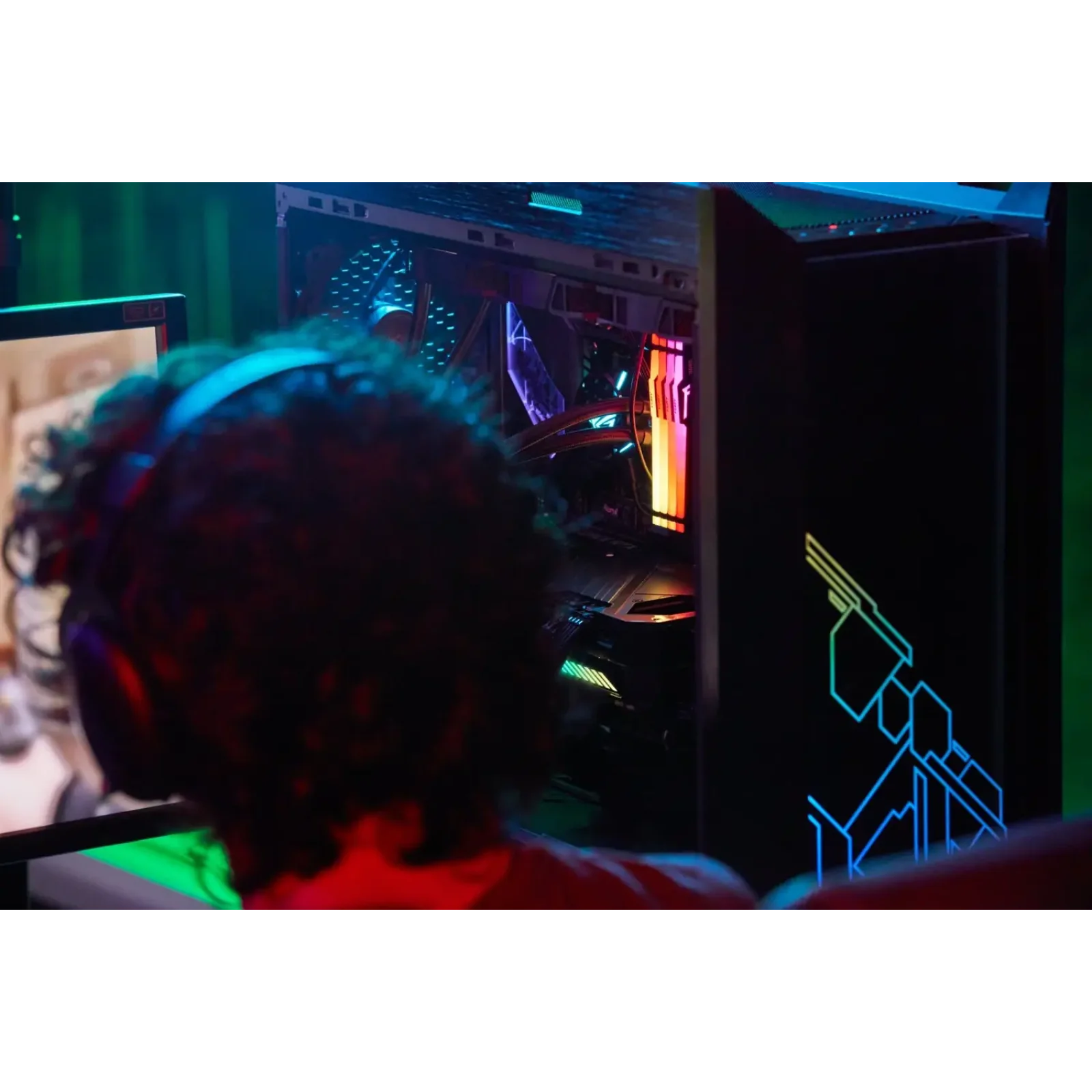 Оперативная память DDR5 32GB/5600 Kingston Fury Beast RGB Black (KF556C36BBE2A-32) UA