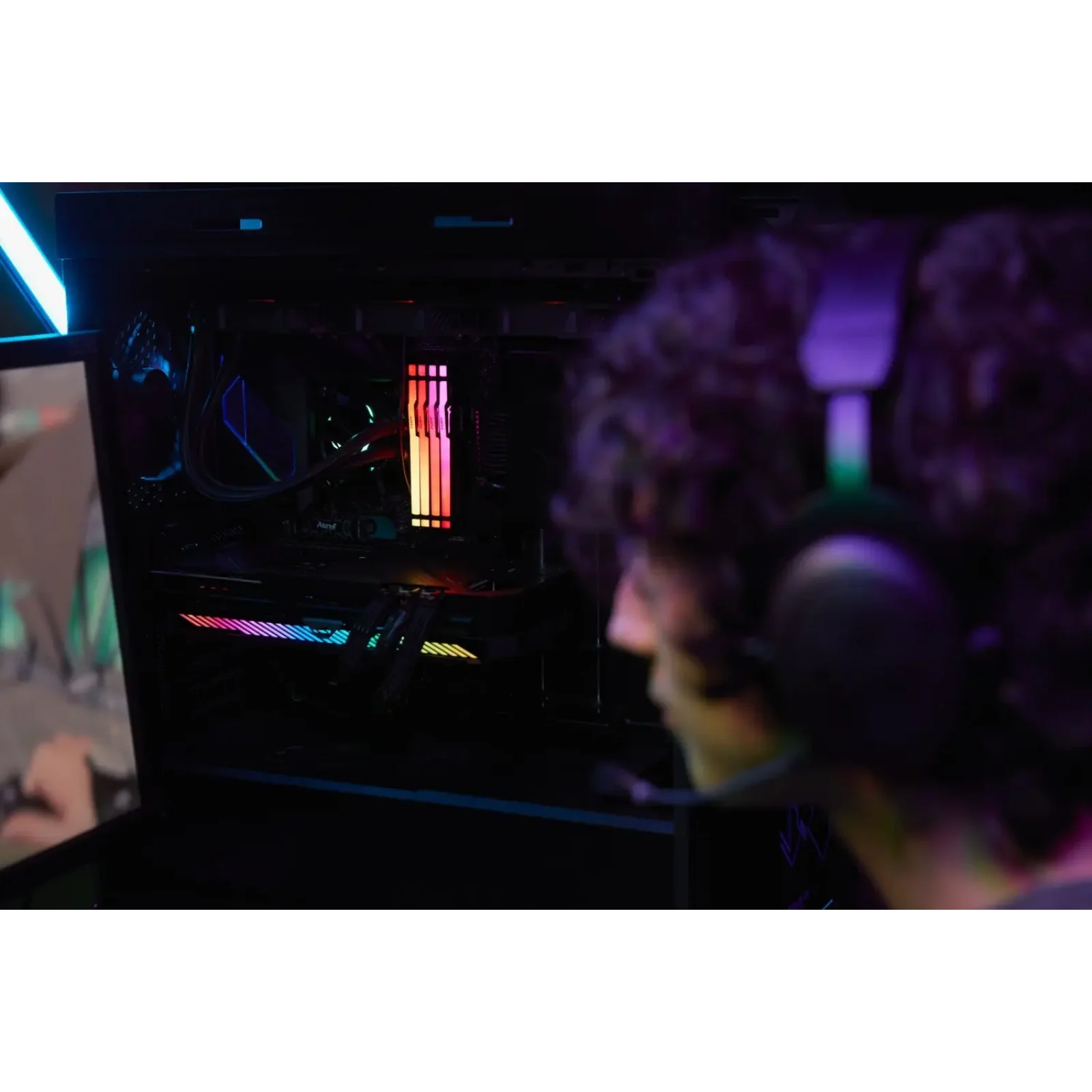 Оперативная память DDR5 32GB/5600 Kingston Fury Beast RGB Black (KF556C36BBE2A-32) UA