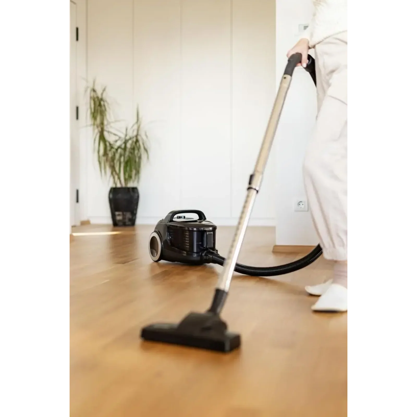 Пылесос Gorenje VCE01G4AEBK UA