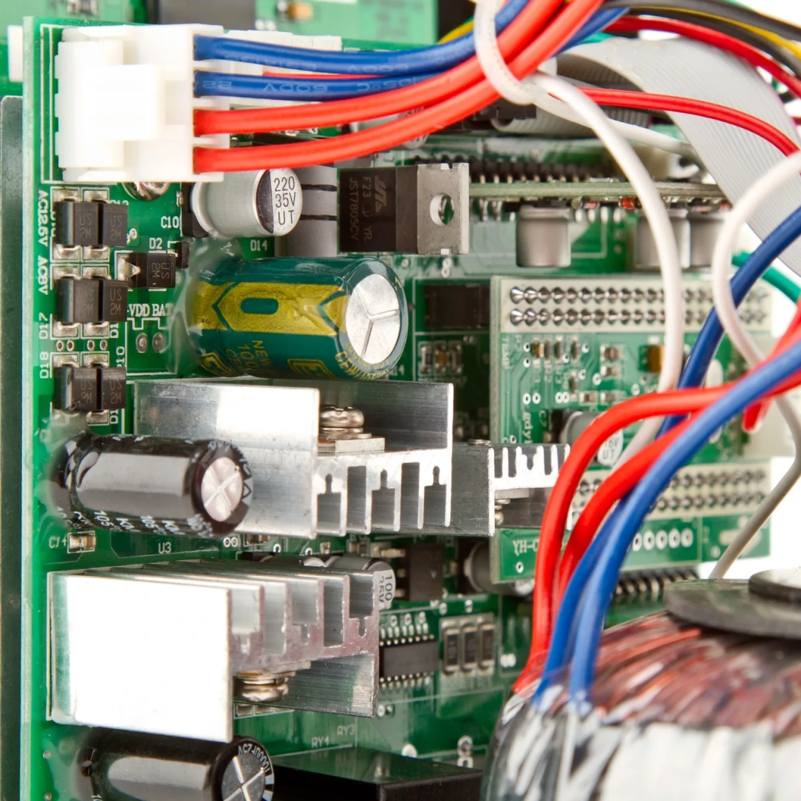 ИБП LogicPower LPY-B-PSW-1500VA+ (1050Вт)10A/15A, Lin.int., AVR, 2 x евро, металл, LP4130 UA