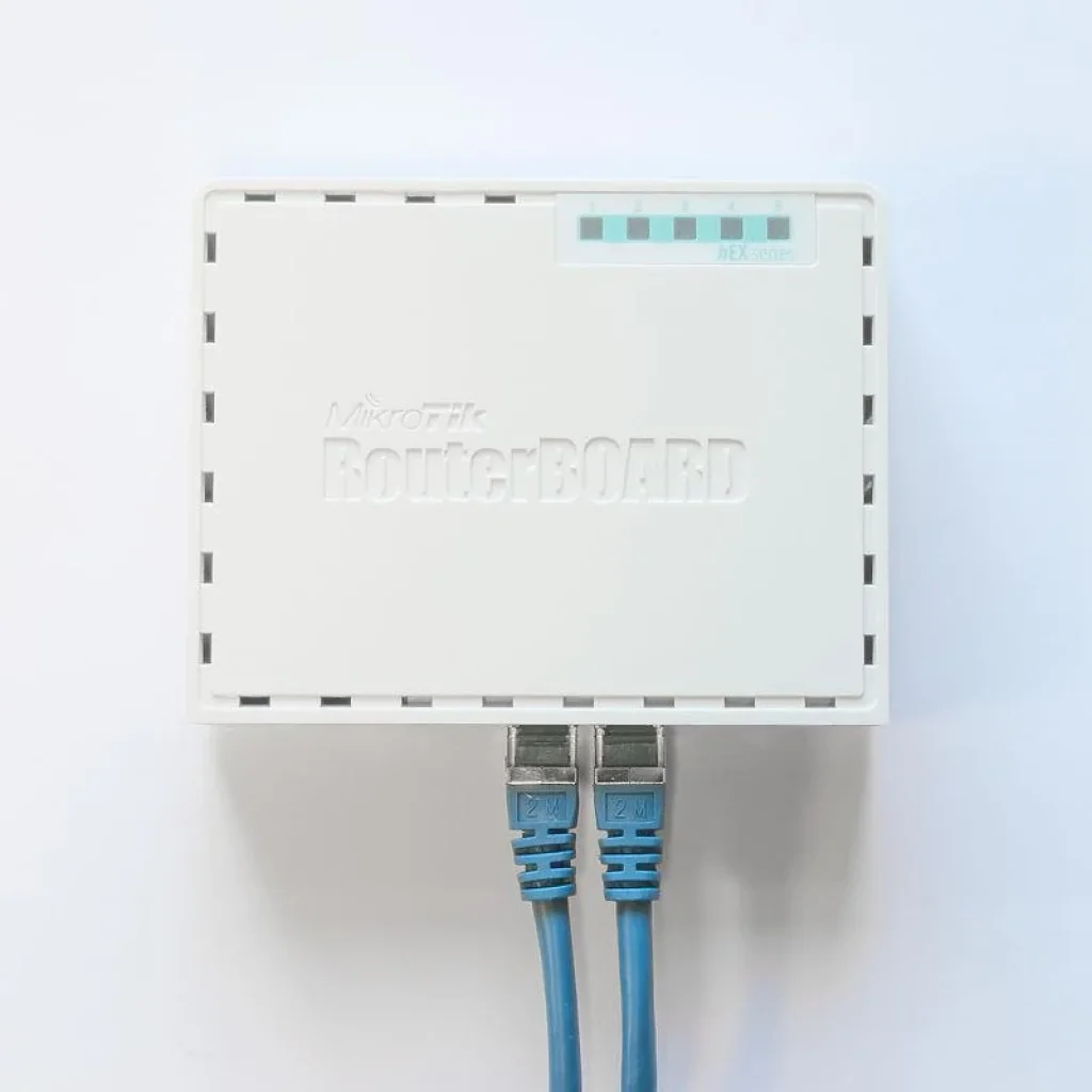Маршрутизатор MikroTik RouterBOARD RB750GR3 hEX (880MHz/256Mb, 5х1000Мбит, PoE in) UA
