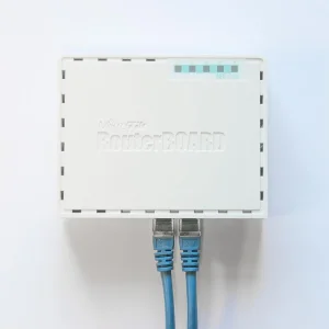 Маршрутизатор MikroTik RouterBOARD RB750GR3 hEX (880MHz/256Mb, 5х1000Мбит, PoE in) UA