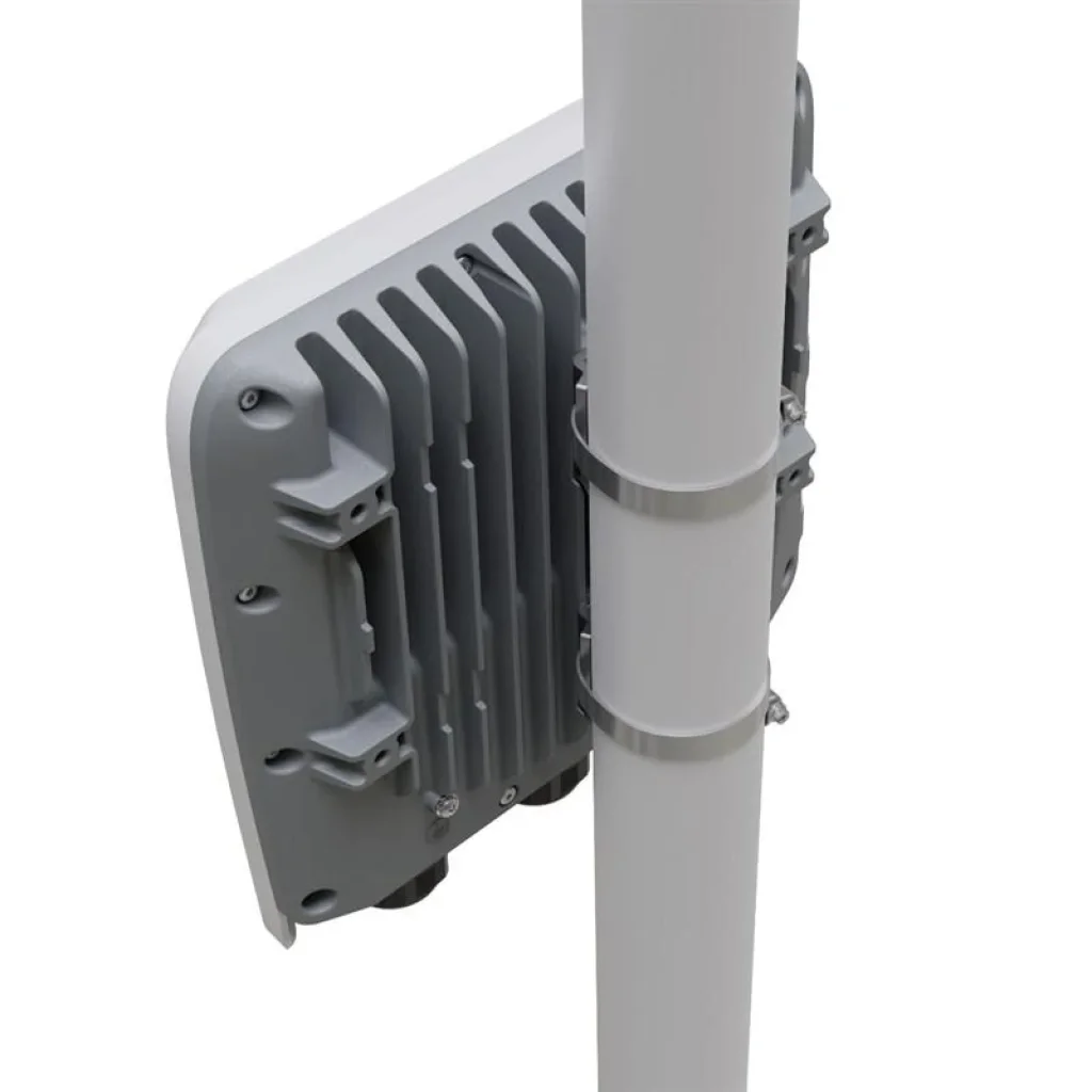 Маршрутизатор MikroTik RB5009UPr+S+OUT (7x1GE LAN PoE, 1xSFP+, 1x2.5GE LAN PoE, 1xUSB 3.0, PoE in, DC, 2-pin, max PoE 130W, IP66) UA
