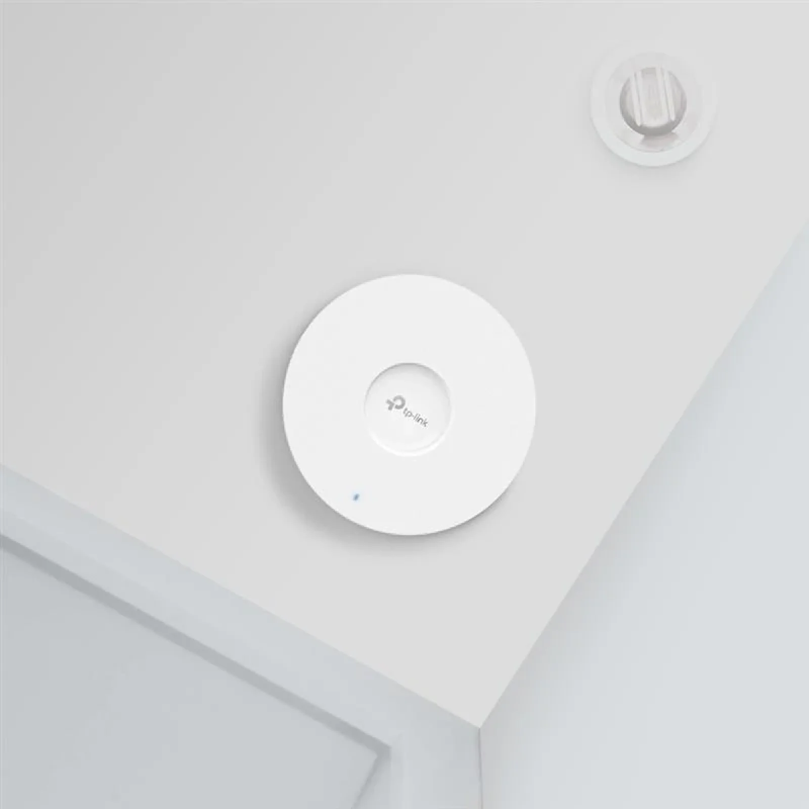 Точка доступа TP-Link EAP653 (AX3000, 1хGE, PoE, Omada SDN) UA