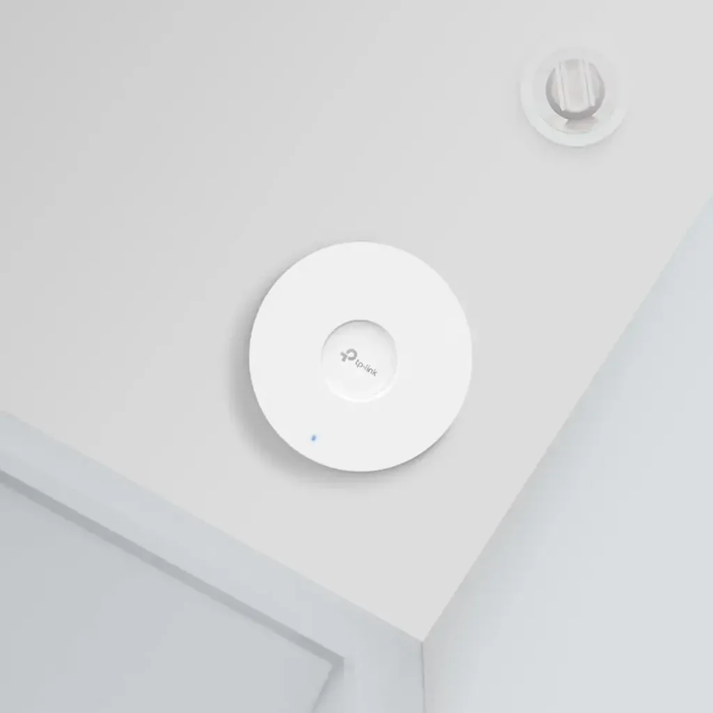 Точка доступу TP-Link EAP650 (AX3000,1хGE WAN,Passive PoE, 2 внутрішні антени) UA