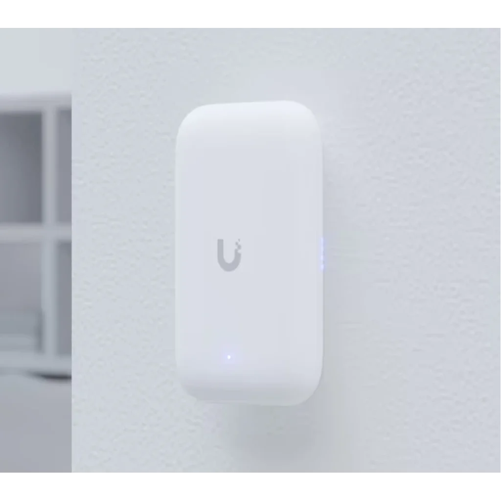 Точка доступа Ubiquiti UniFi UK-Ultra (AC1200, 2x2 MIMO, 1xGbE, 20 dBm + 2хRP-SMA для дополнительных внешних антенн, PoE) UA