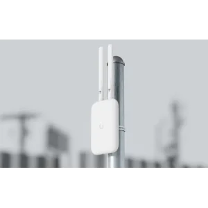 Точка доступа Ubiquiti UniFi UK-Ultra (AC1200, 2x2 MIMO, 1xGbE, 20 dBm + 2хRP-SMA для дополнительных внешних антенн, PoE) UA