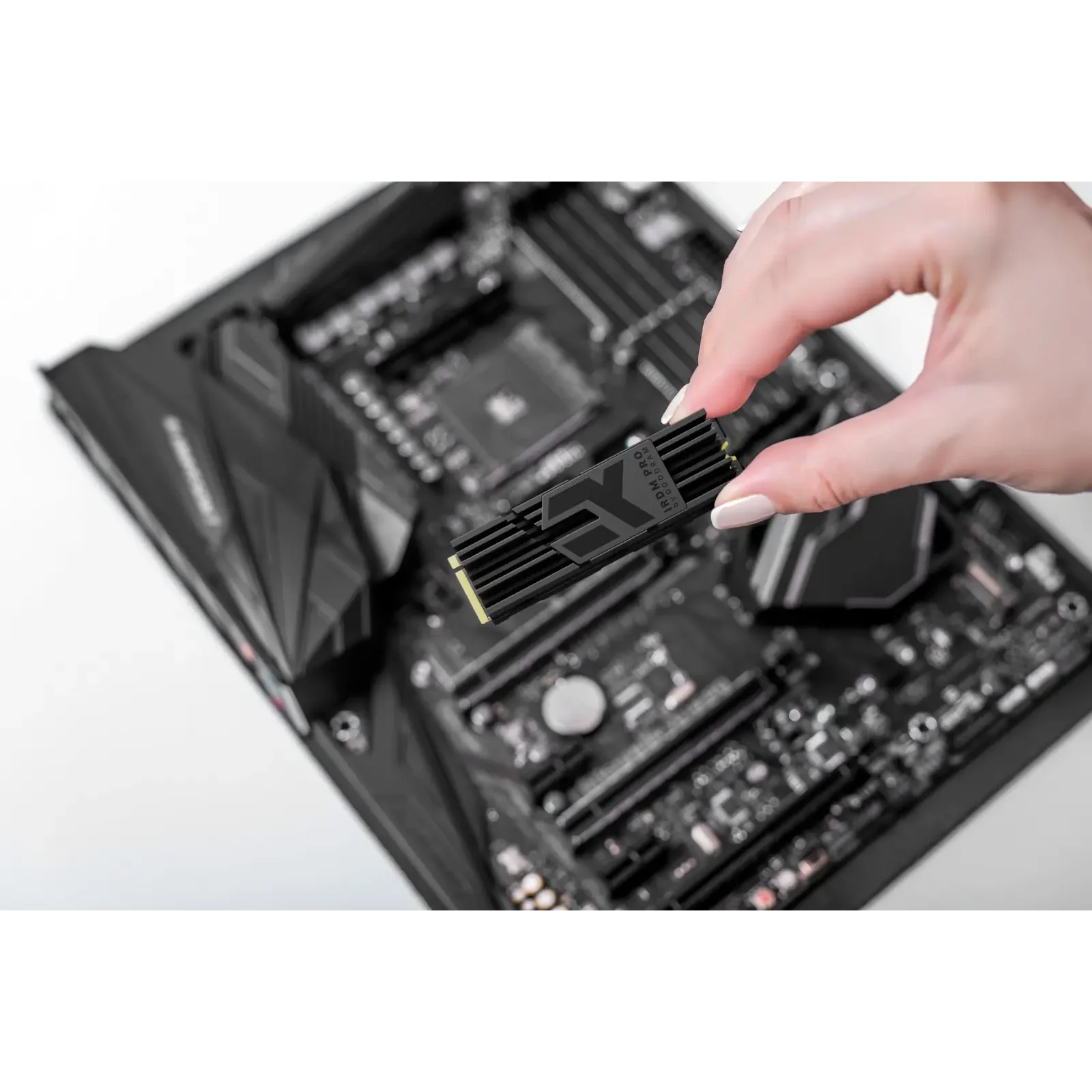 Накопичувач SSD 2TB Goodram IRDM Pro M.2 2280 PCIe 4.0 x4 3D TLC (IRP-SSDPR-P44A-2K0-80) UA