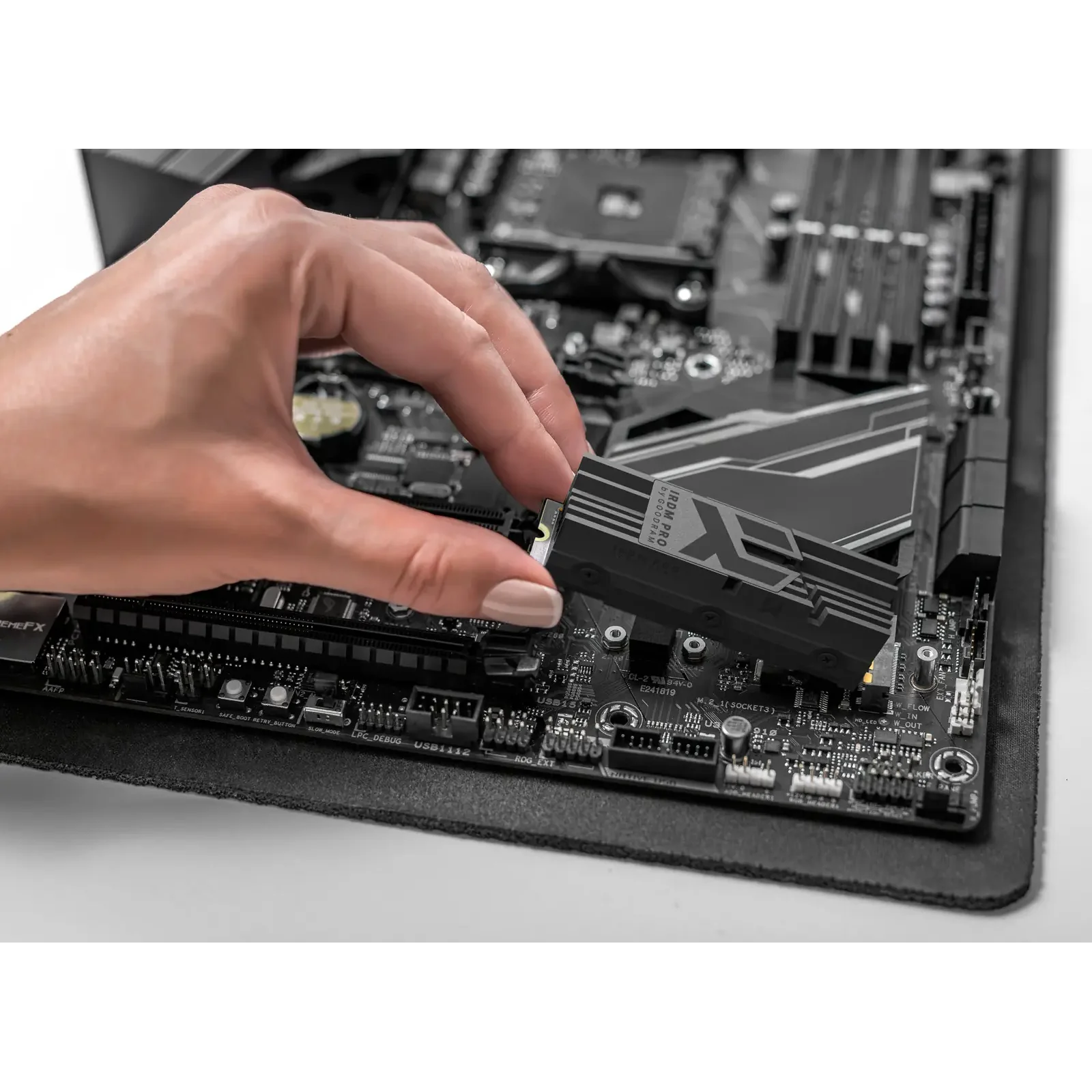 Накопичувач SSD 2TB Goodram IRDM Pro M.2 2280 PCIe 4.0 x4 3D TLC (IRP-SSDPR-P44A-2K0-80) UA