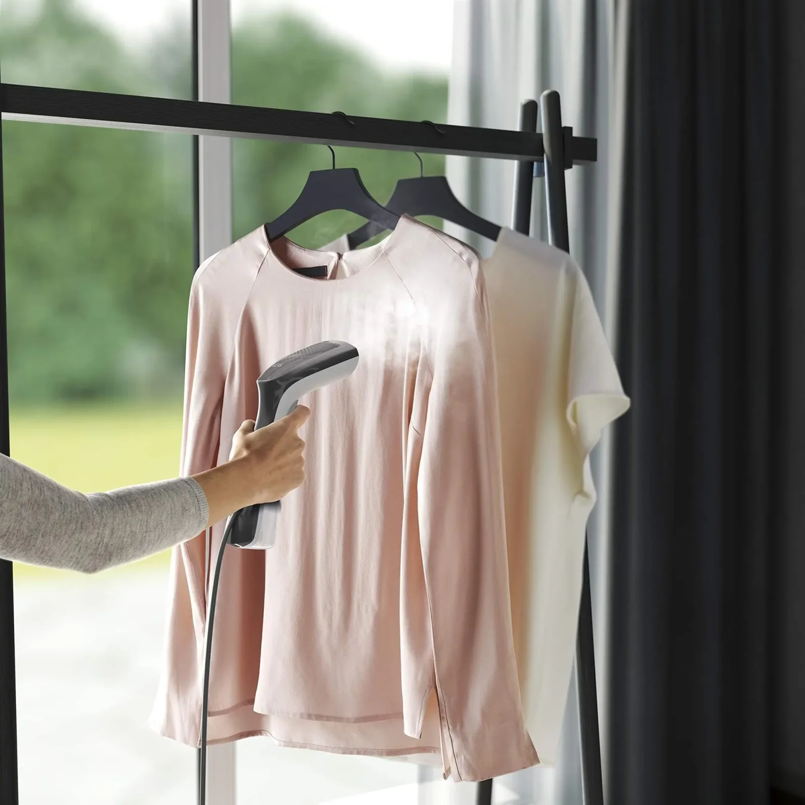 Отпариватель AEG Delicate 6000 Grey/White (HS6-1-2EG) UA