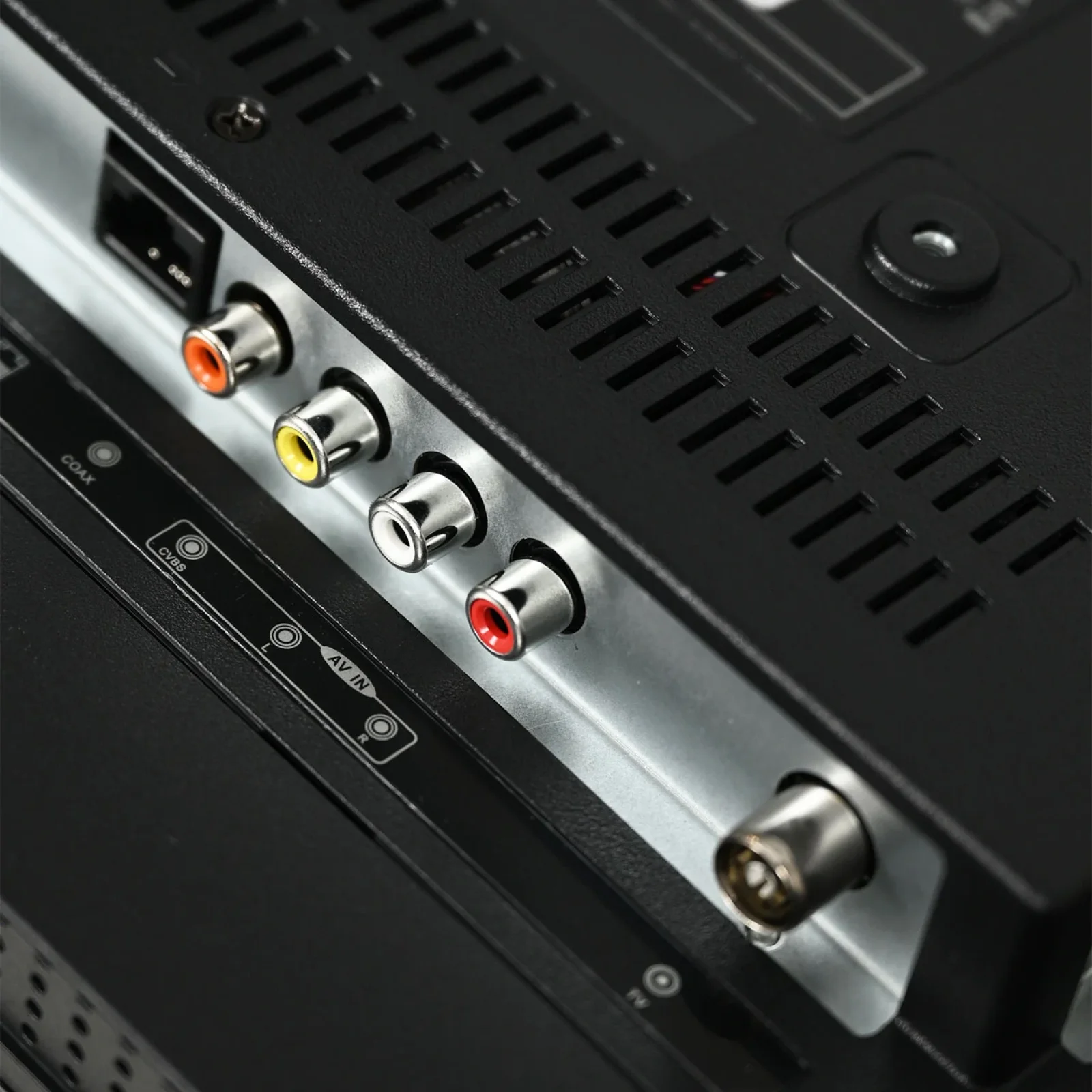 Телевізор Satelit 24H8000ST UA