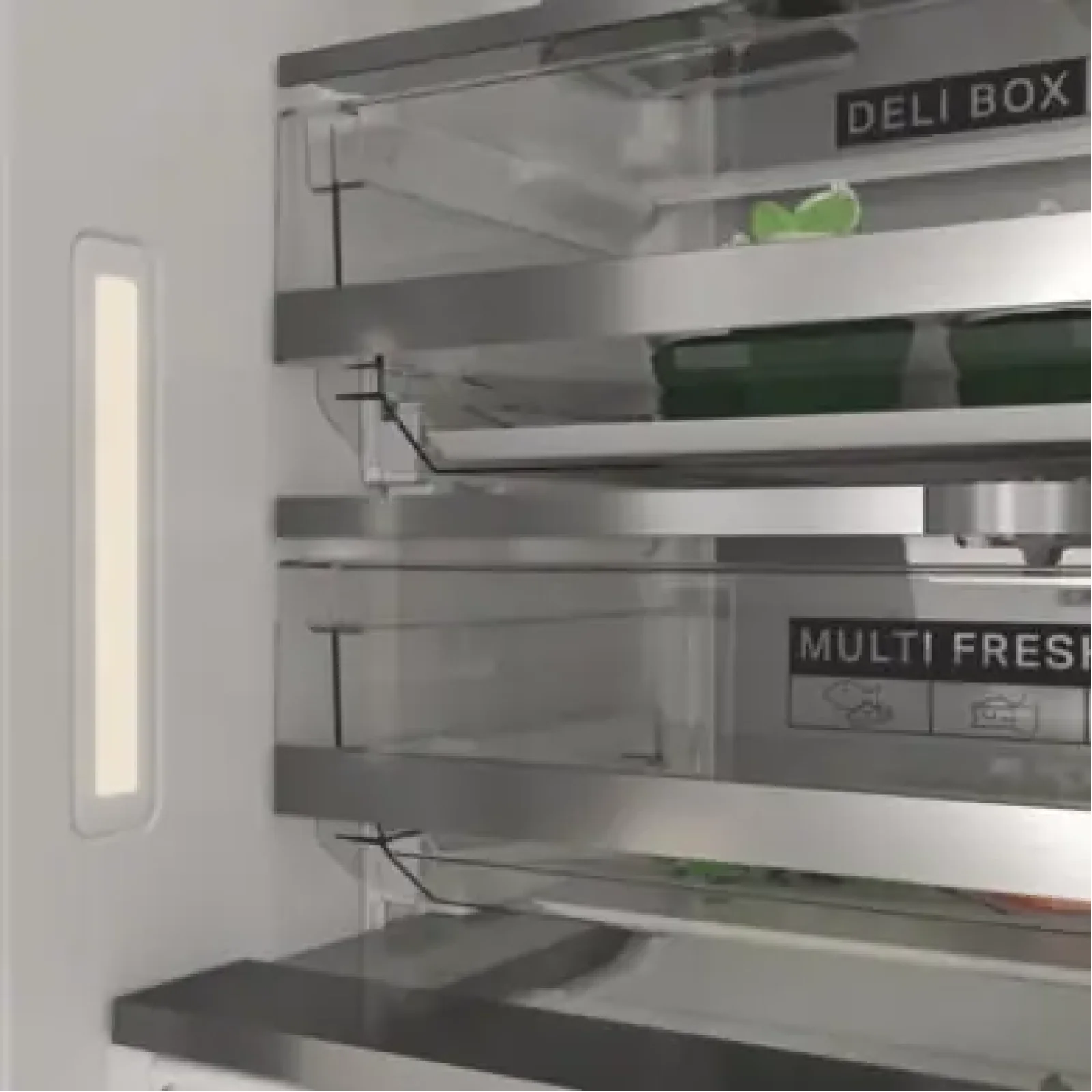 Встраиваемый холодильник Whirlpool WHC20 T593 UA