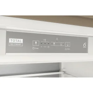 Встраиваемый холодильник Whirlpool WHSP70T121 UA