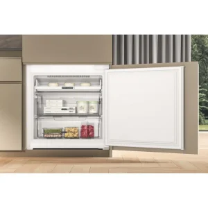 Встраиваемый холодильник Whirlpool WHSP70T121 UA