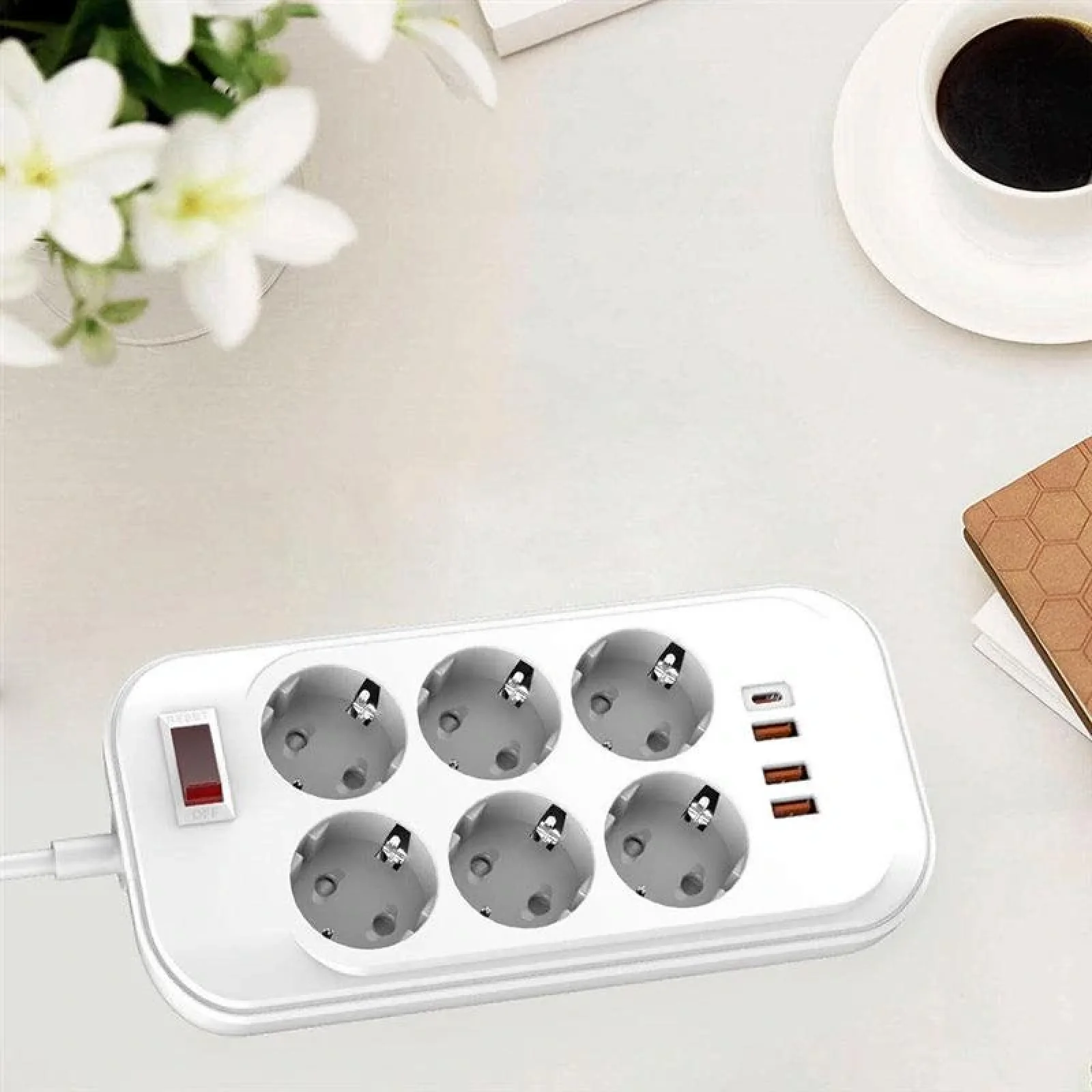 Фильтр питания ColorWay CW-CHE64PDW 6 розеток, 4USB (Type-C PD20W + 3USB QC3.0) (38W), 2м, White UA