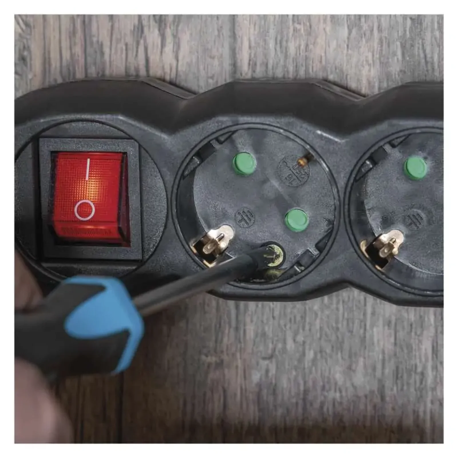 Фильтр питания Emos (PC1521R) с выключателем, 5 розеток, 1.5м, Black UA