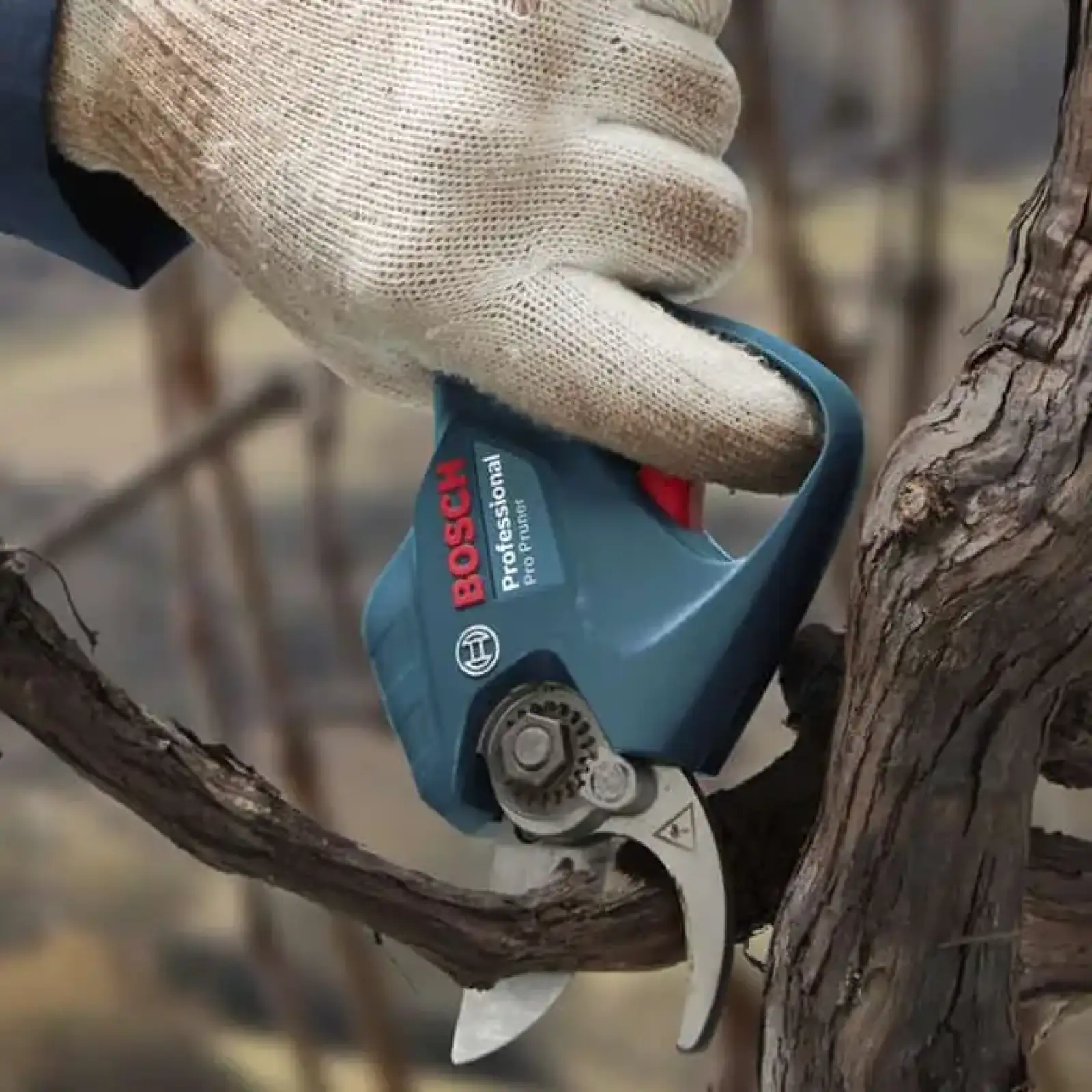 Секатор акумуляторный Bosch Professional Pruner 12В, 2х3Агод (0.601.9K1.021) UA