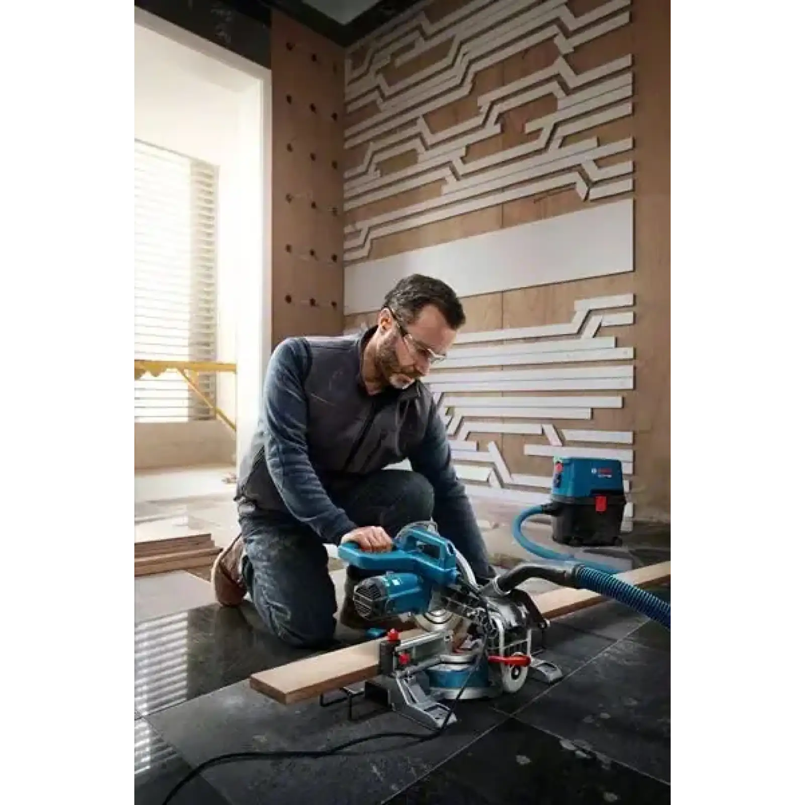Пила торцовочная Bosch GCM 216, 1300Вт, 216мм, 24мм, 10.1кг, 0.601.B33.000 UA