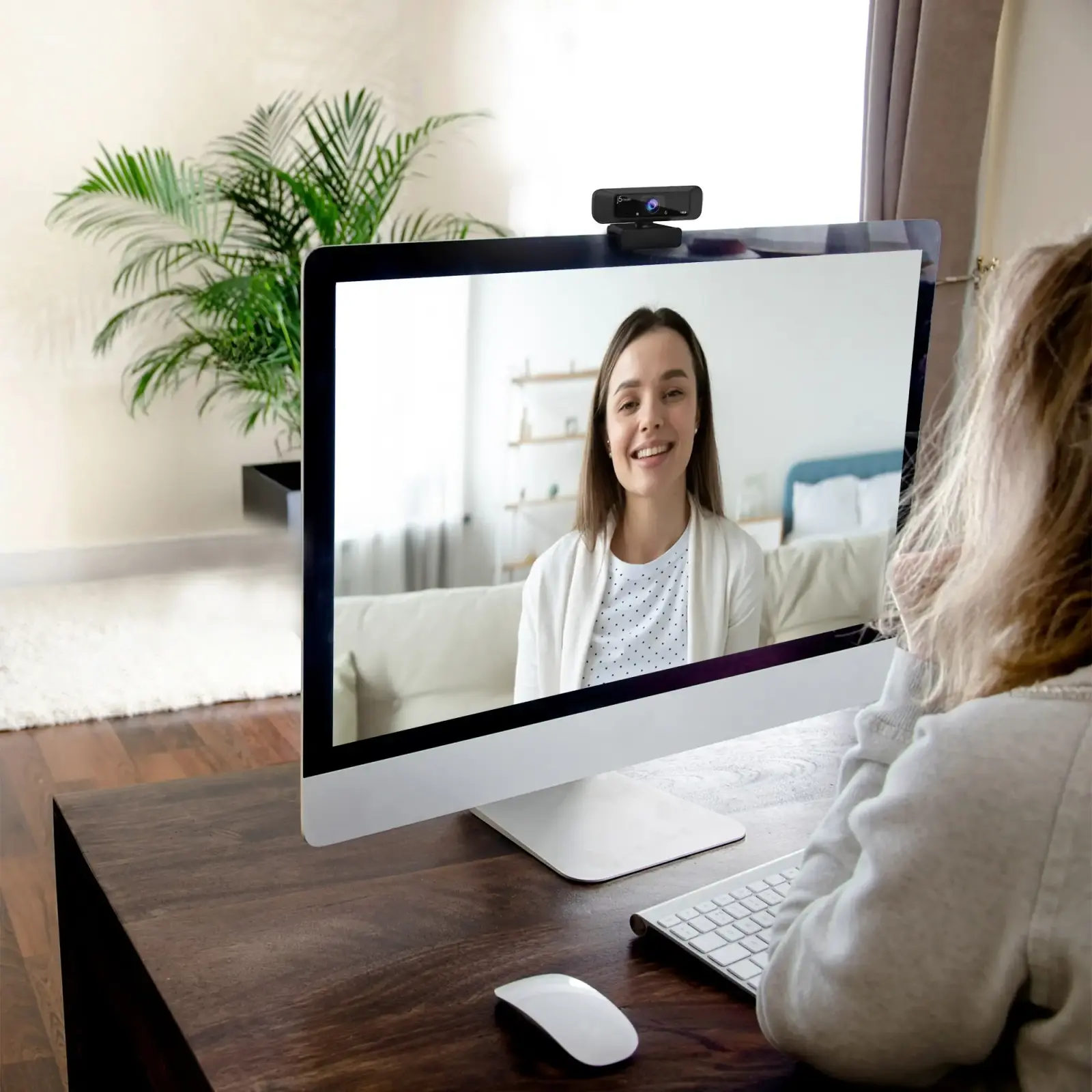 Веб-камера J5create JVCU100-N Black UA