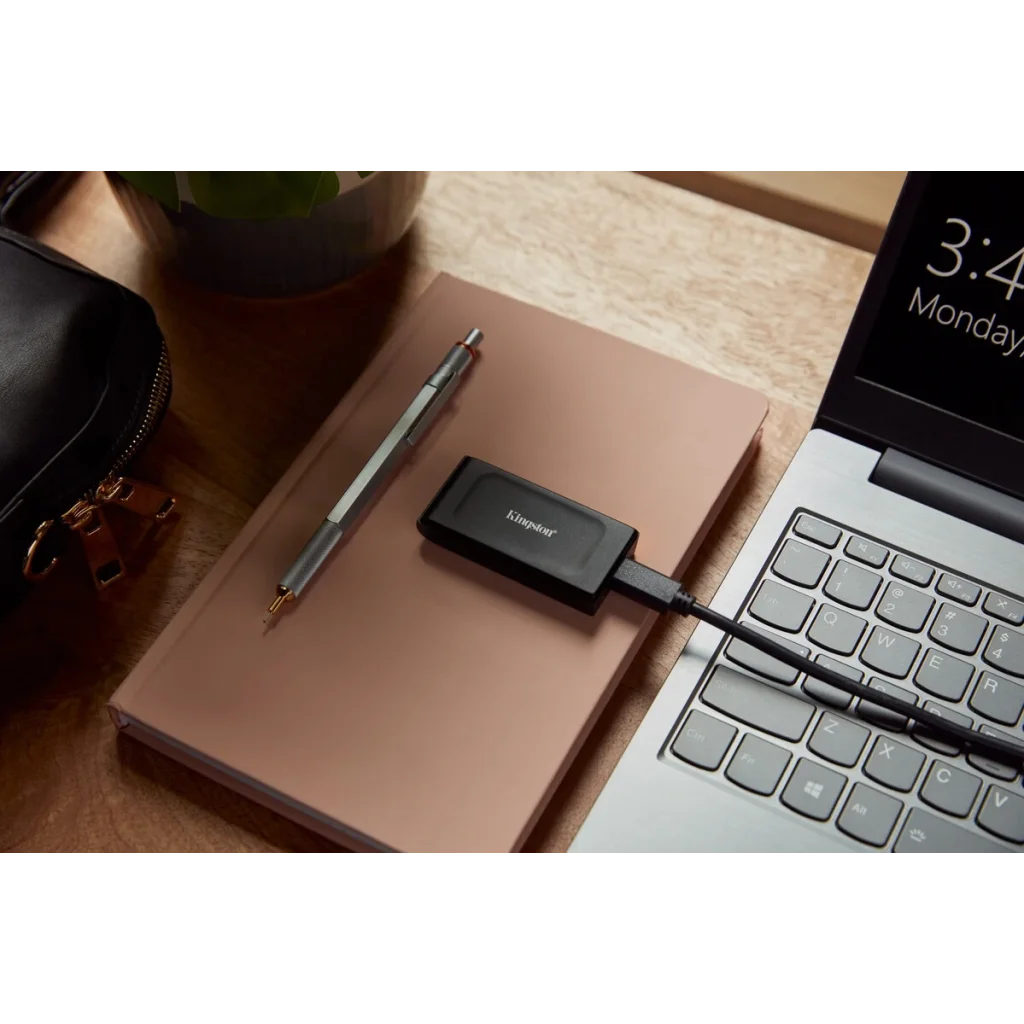 Накопичувач зовнішній SSD Portable USB 1.0ТB Kingston SXS1000 Black (SXS1000/1000G) UA
