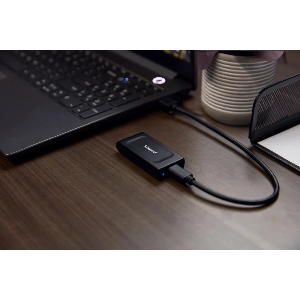 Накопичувач зовнішній SSD Portable USB 1.0ТB Kingston SXS1000 Black (SXS1000/1000G) UA