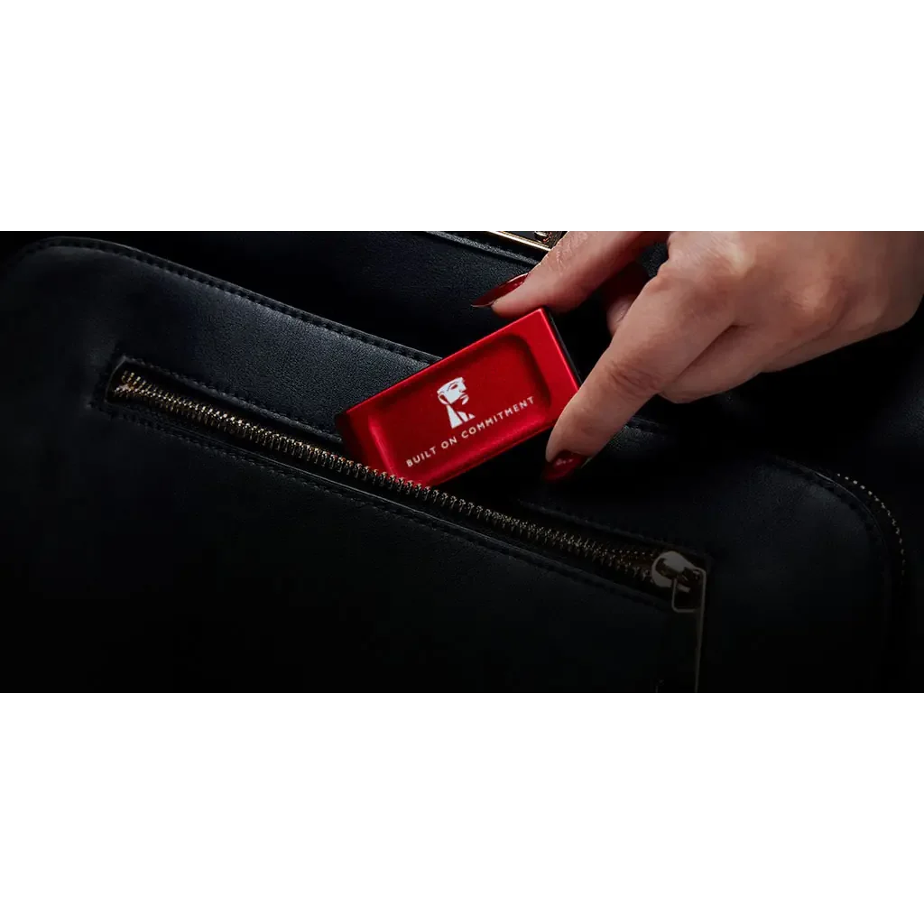 Накопичувач зовнішній SSD Portable USB 1.0ТB Kingston SXS1000 BoC Red (SXS1000R/1000GA) UA