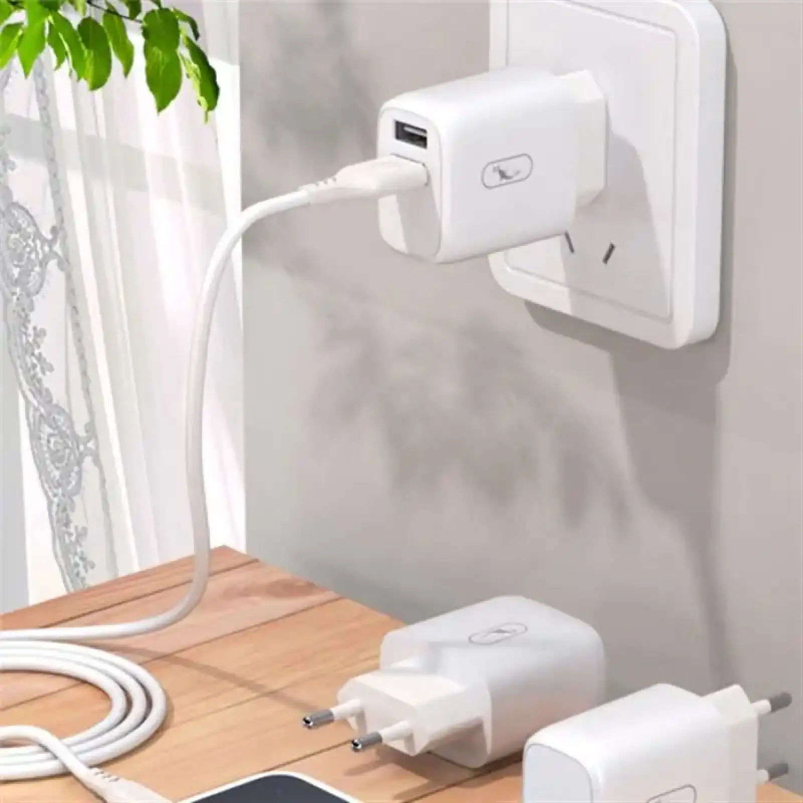 Зарядний пристрій SkyDolphin SC22EBL (2USB, 2.1A) White (MZP-000162) + кабель Lightning UA