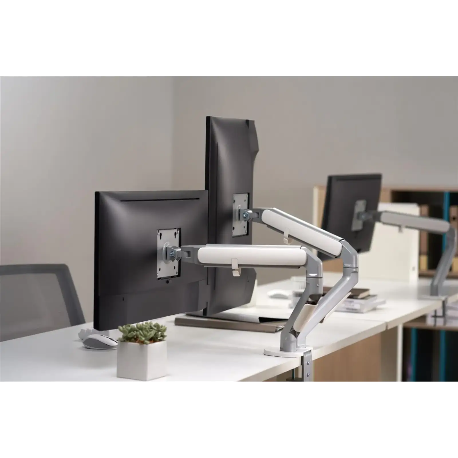 Кронштейн OfficePro MA422S 17-32