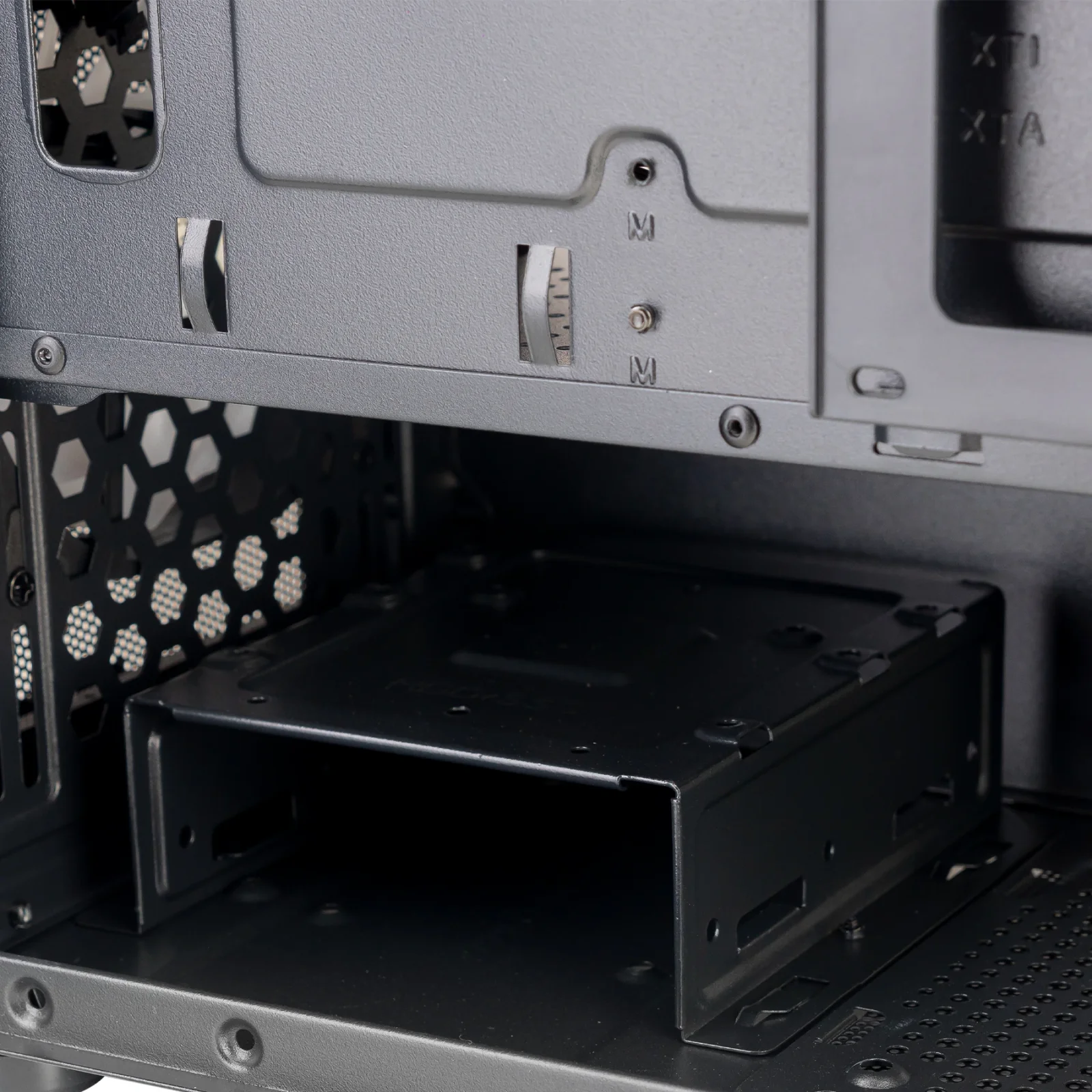 Корпус Prologix E102 Tempered Glass&Mesh 1xUSB2.0, 2xUSB3.0, Black UA