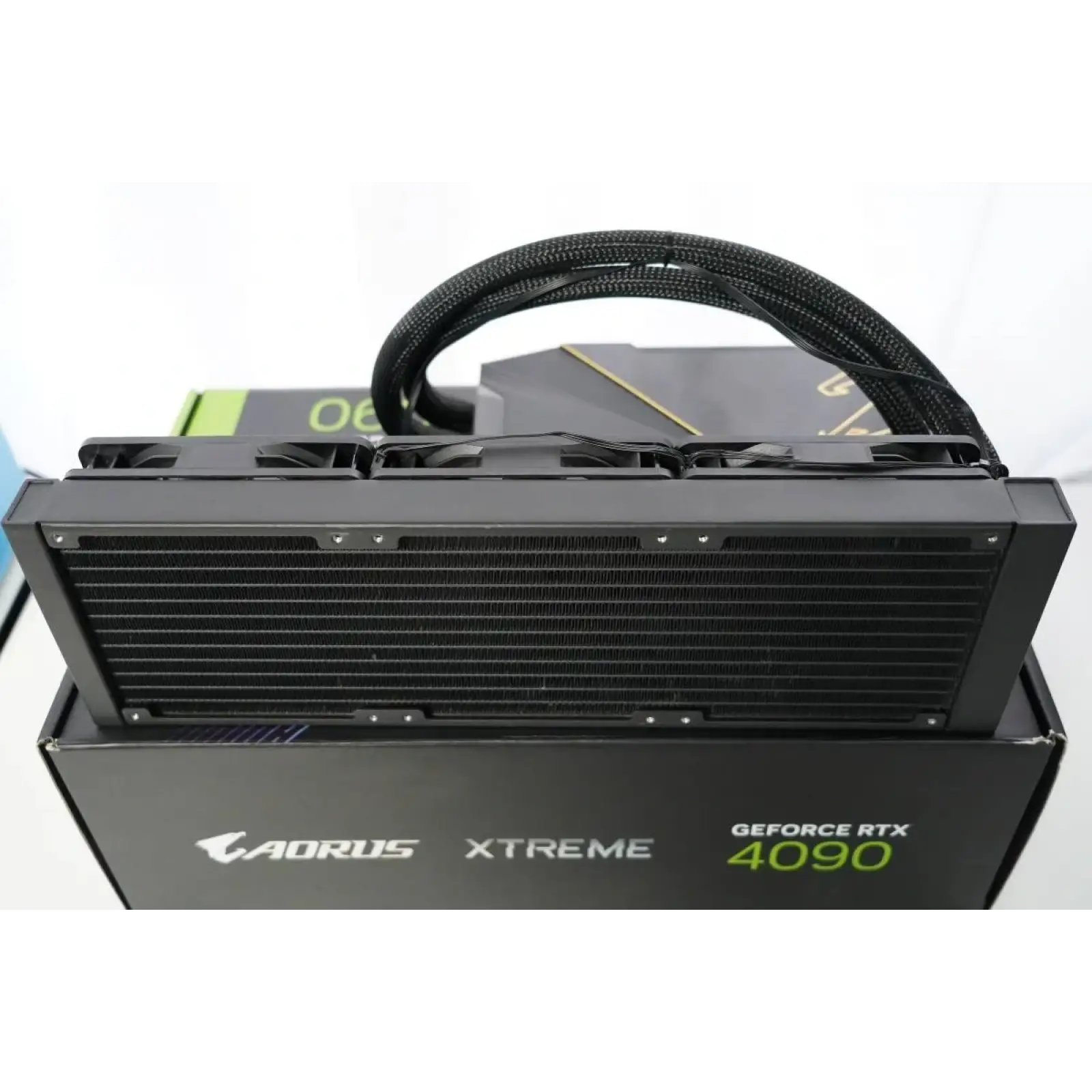 Видеокарта GF RTX 4090 24GB GDDR6X Aorus Xtreme Waterforce Gigabyte (GV-N4090AORUSX W-24GD) UA