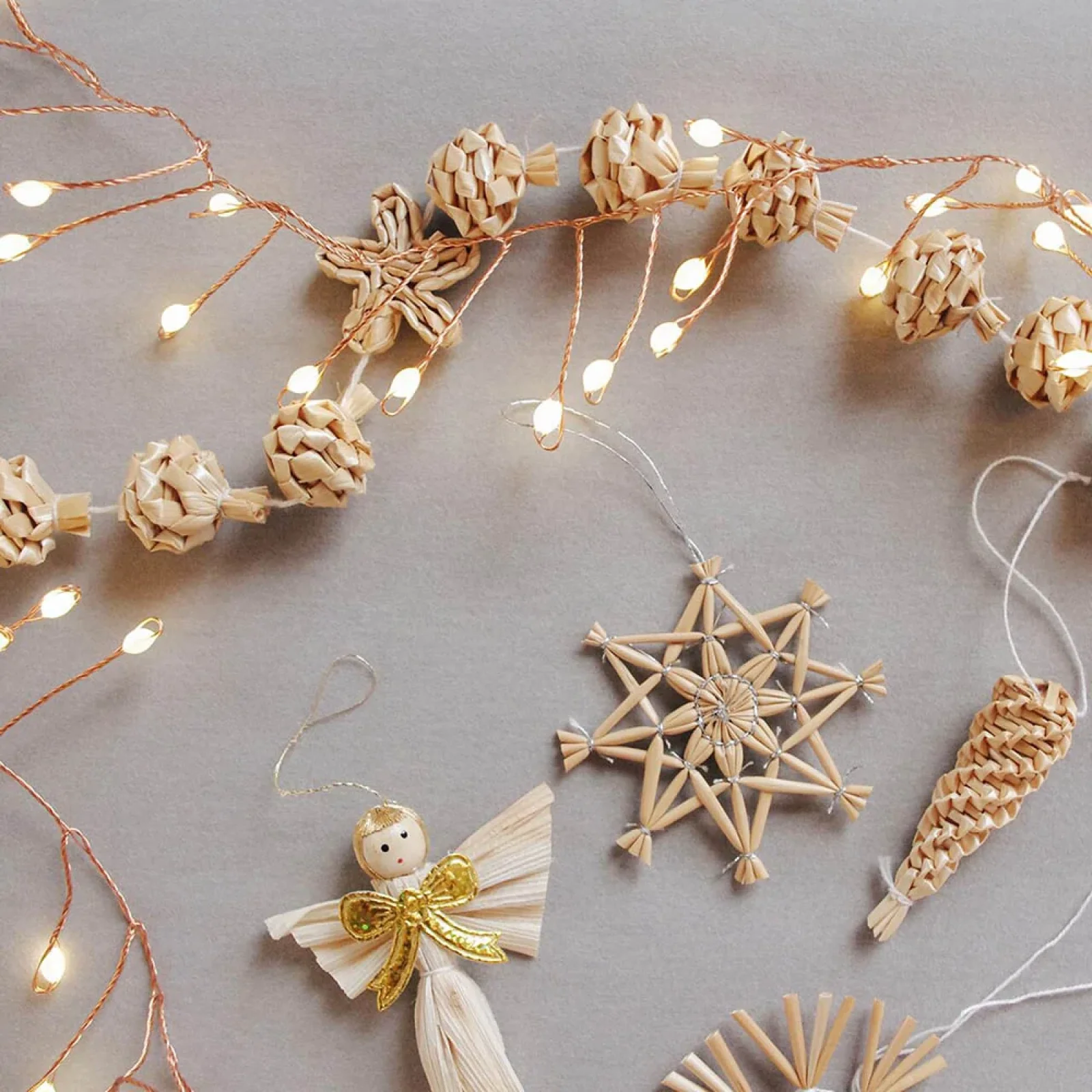 Світлодіодна гірлянда ColorWay (CW-G-200L6VC) 200LED, 6м, 8 функцій, мідна струна теплий колір 220V UA