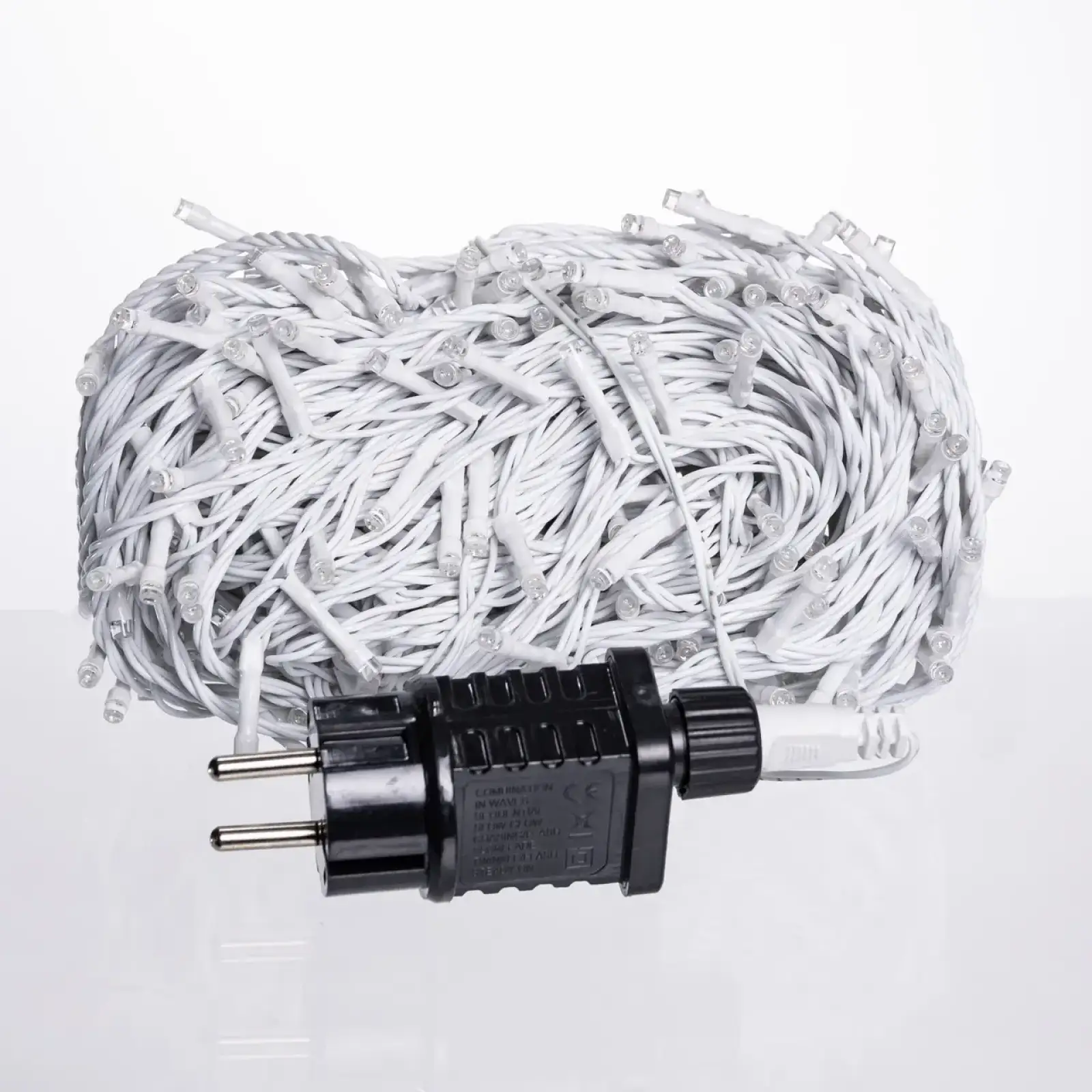 Гірлянда Нитка вулична 30 м 300 LED білий провід Синій CF300L30MWBL Garlando UA