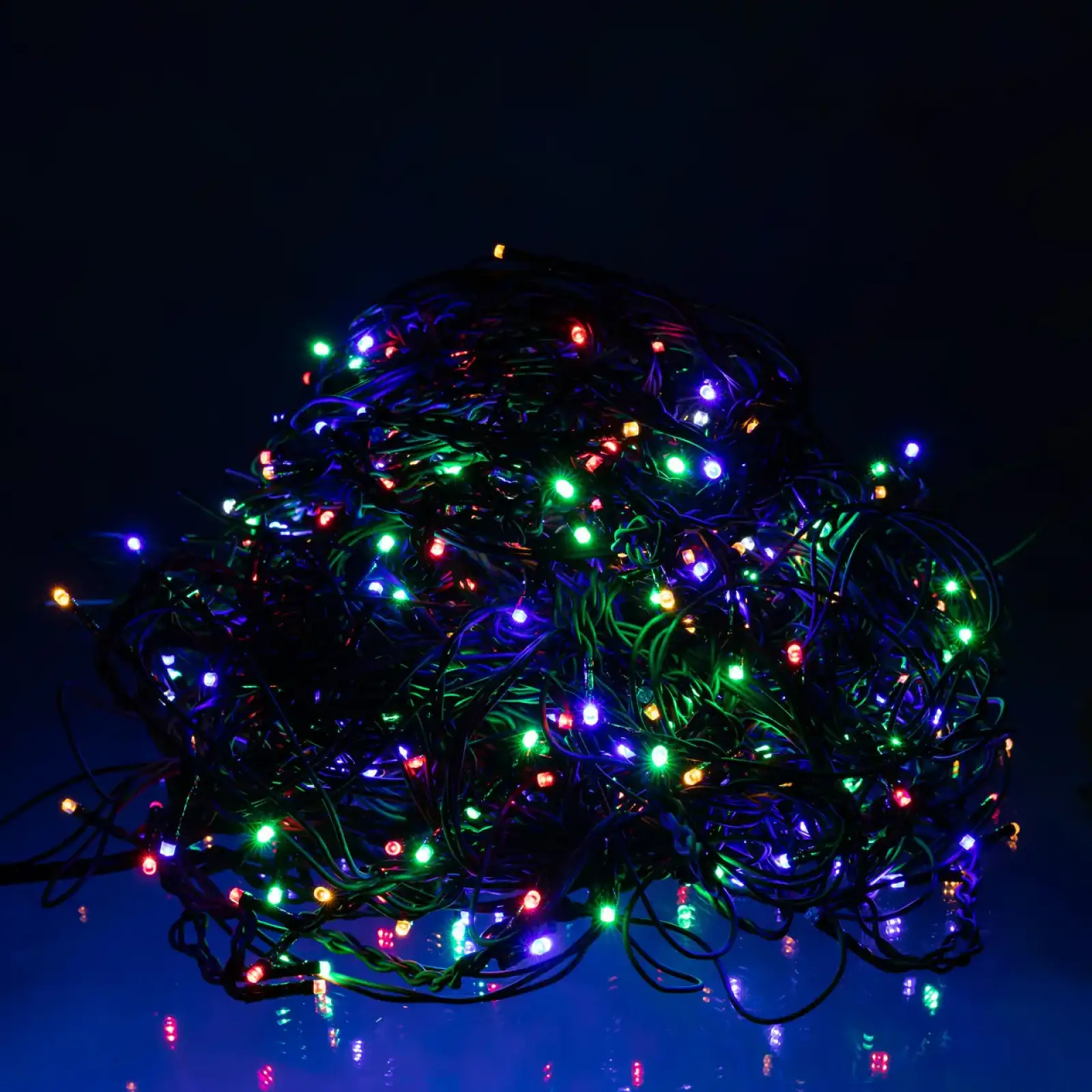 Новорічна гірлянда вулична Бахрома 36 м 600 LED чорний провід Мультиколор 36МBML Garlando UA