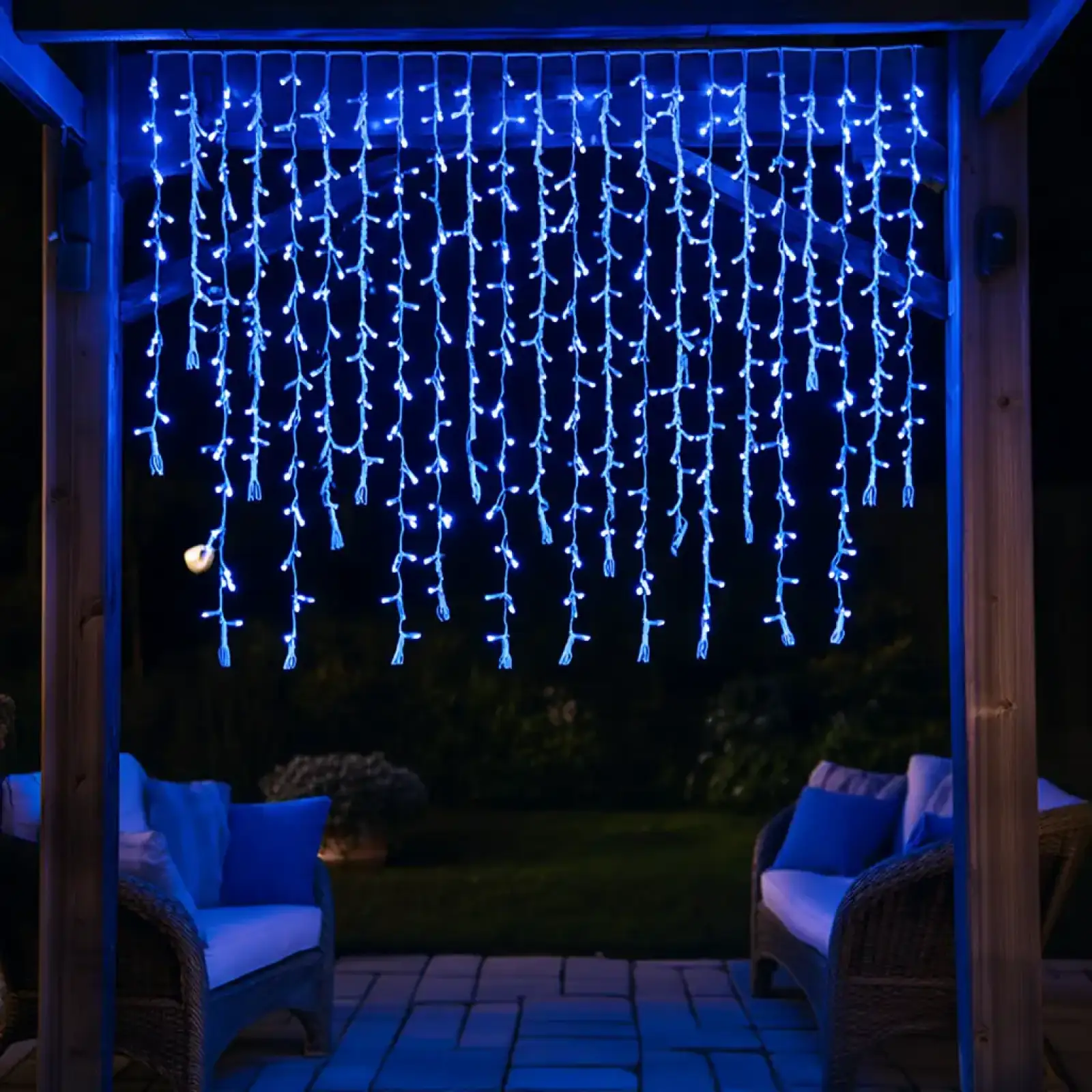 Вулична гірлянда Бахрома 36 м 600 LED білий провід Синій 36MWBL Garlando UA