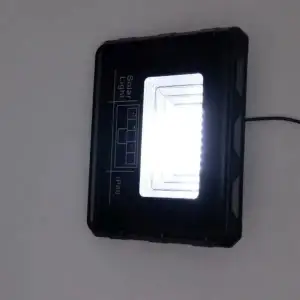Вуличний LED ліхтар на сонячних батареях 200х55мм прожектор світлодіодний вуличний 60 LED 100 Вт із сонячною панеллю HP-5-73 Yiwu UA
