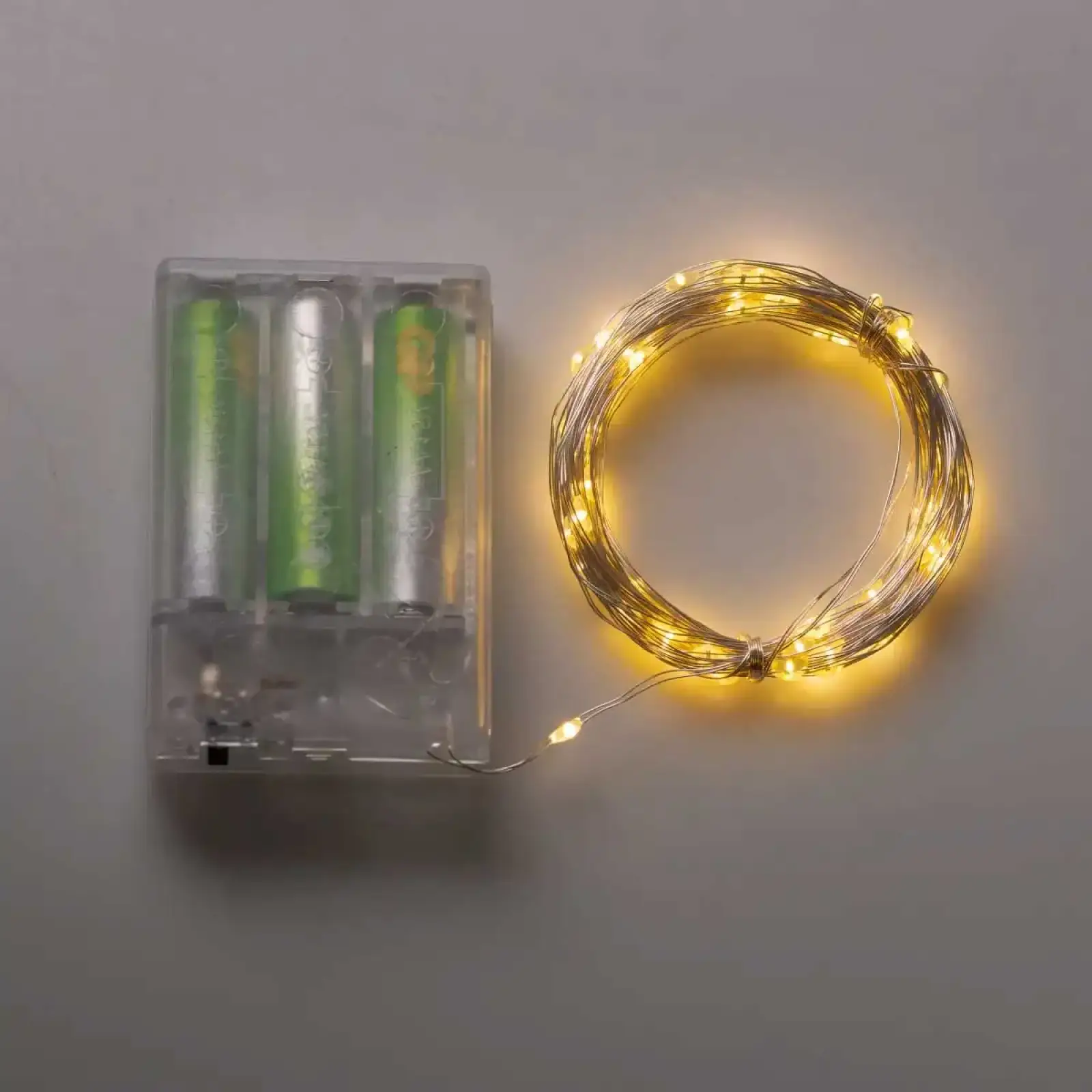 Гирлянда роса 10 метров капля на батарейках на 100 led белый провод желтая 100L10MWY Garlando UA