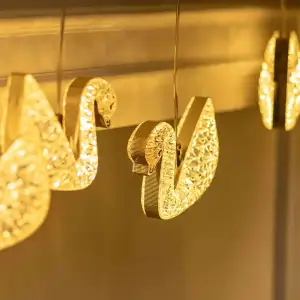 Гірлянда штора з фігурками Сваровскі 3 метри 6 ламп тепле білий світло 6L3MSWA Garlando UA