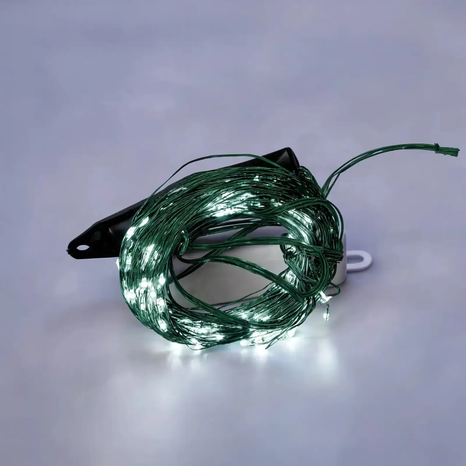 Гирлянда Конский хвост 200 LED 10 нитей 2 м зеленая, белый GarlandoPro 1733012GW UA