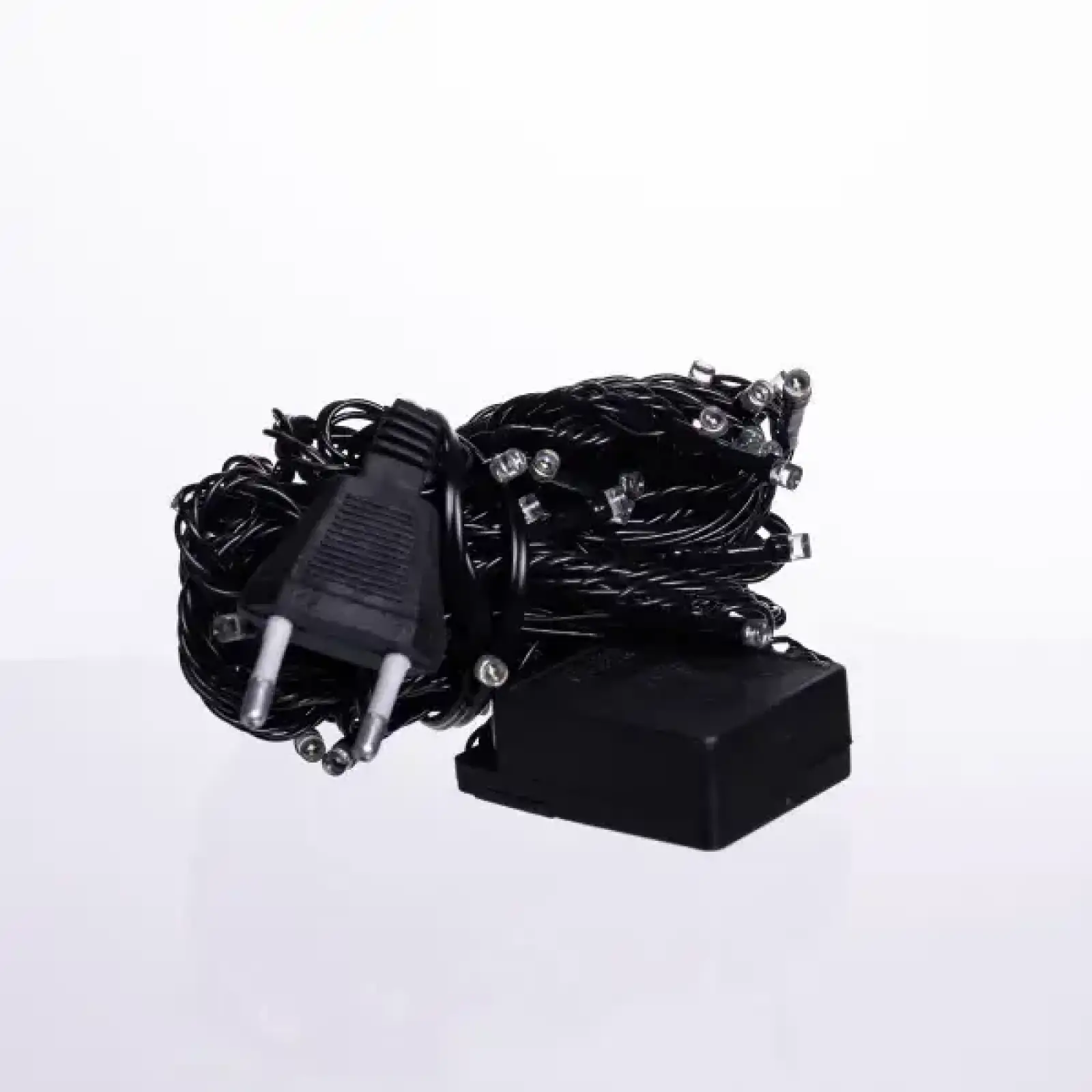 Новогодняя комнатная гирлянда нить 6 м 50 LED черный провод Белый W50LED6MBW Garlando UA