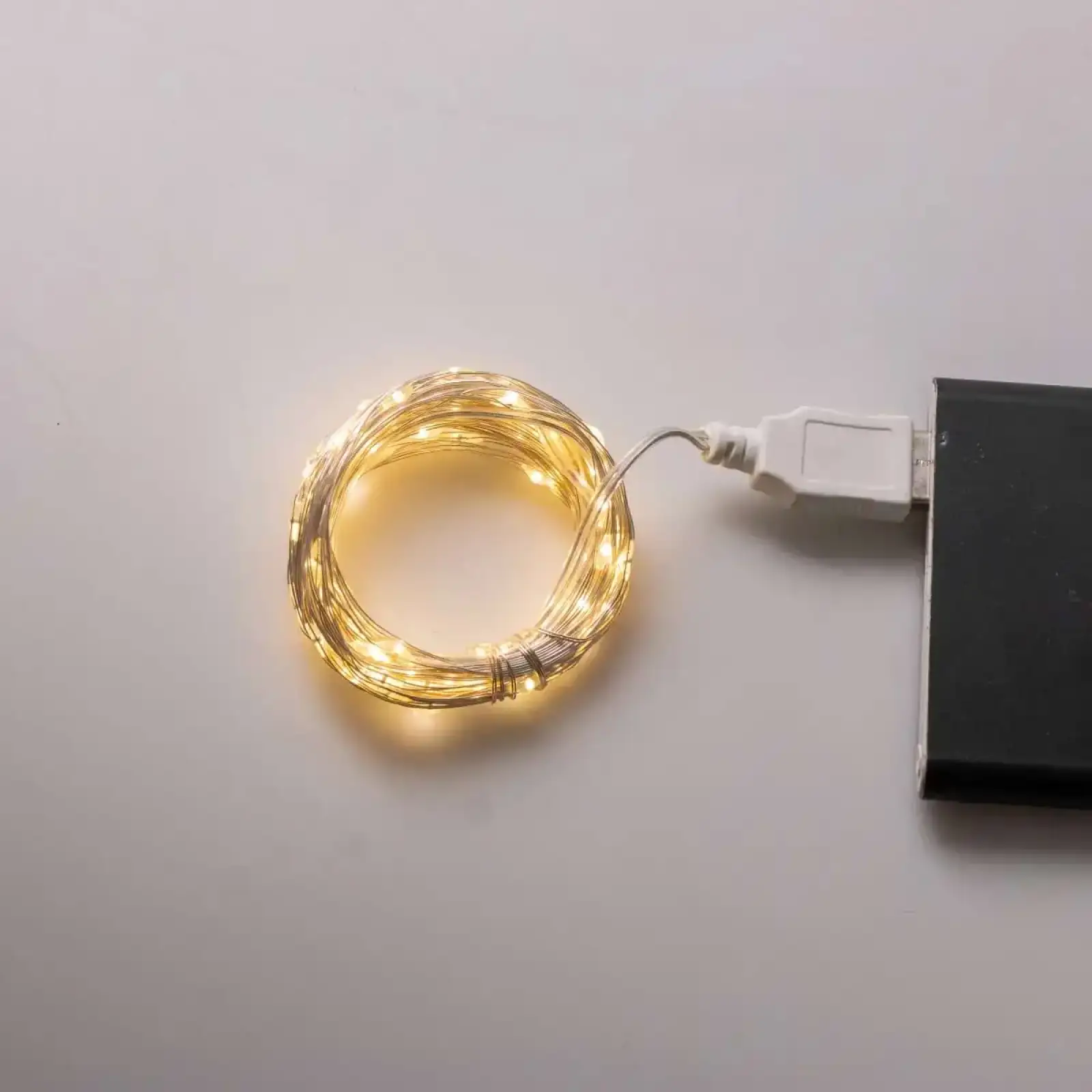 Гирлянда роса 10 метров USB на 100 led светодиодов капля белый провод желтая USB100L10MWY Garlando UA