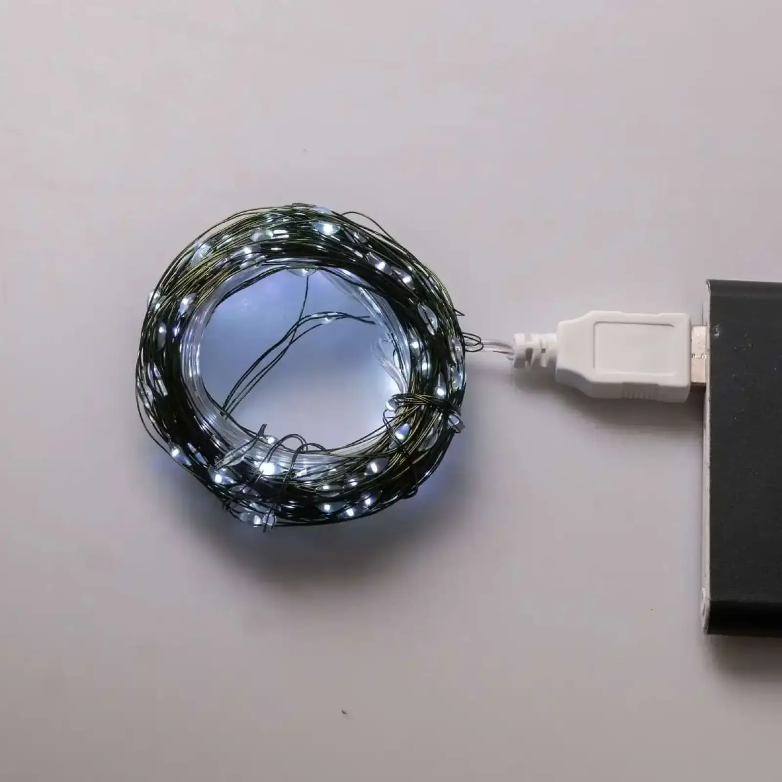 Гірлянда роса 10 метрів USB на 100 led світлодіодів крапля на білому дроті біла USB100L10MWW Garlando UA